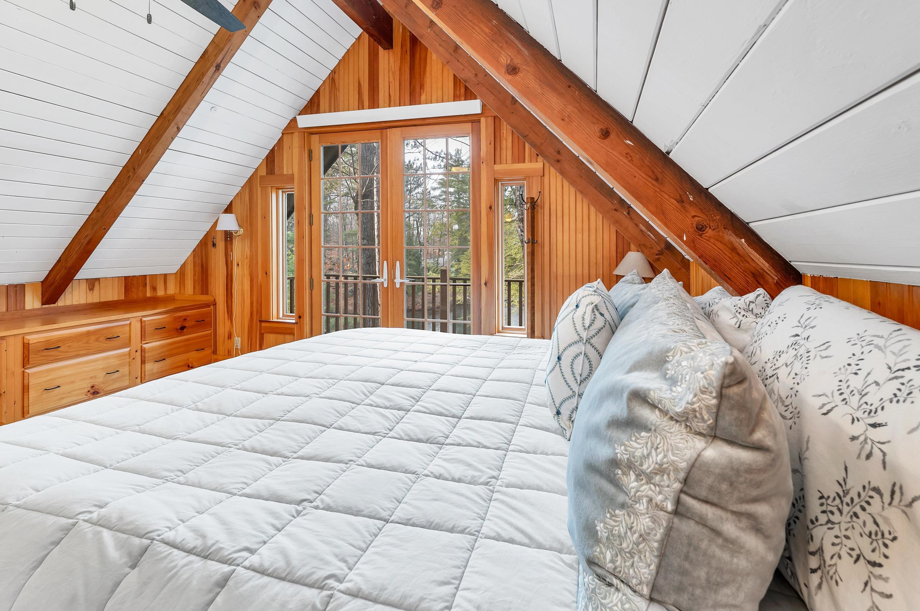 180 Black Cat Island Rd, Moultonborough NH  03254-4014 exterior