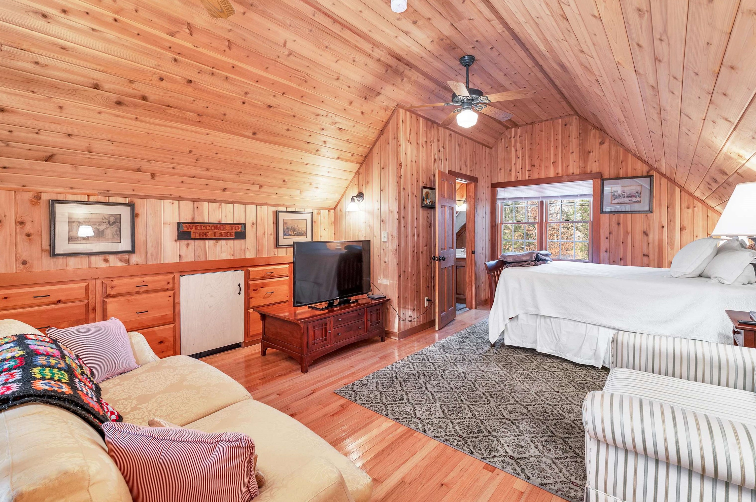 180 Black Cat Island Rd, Moultonborough NH  03254-4014 exterior