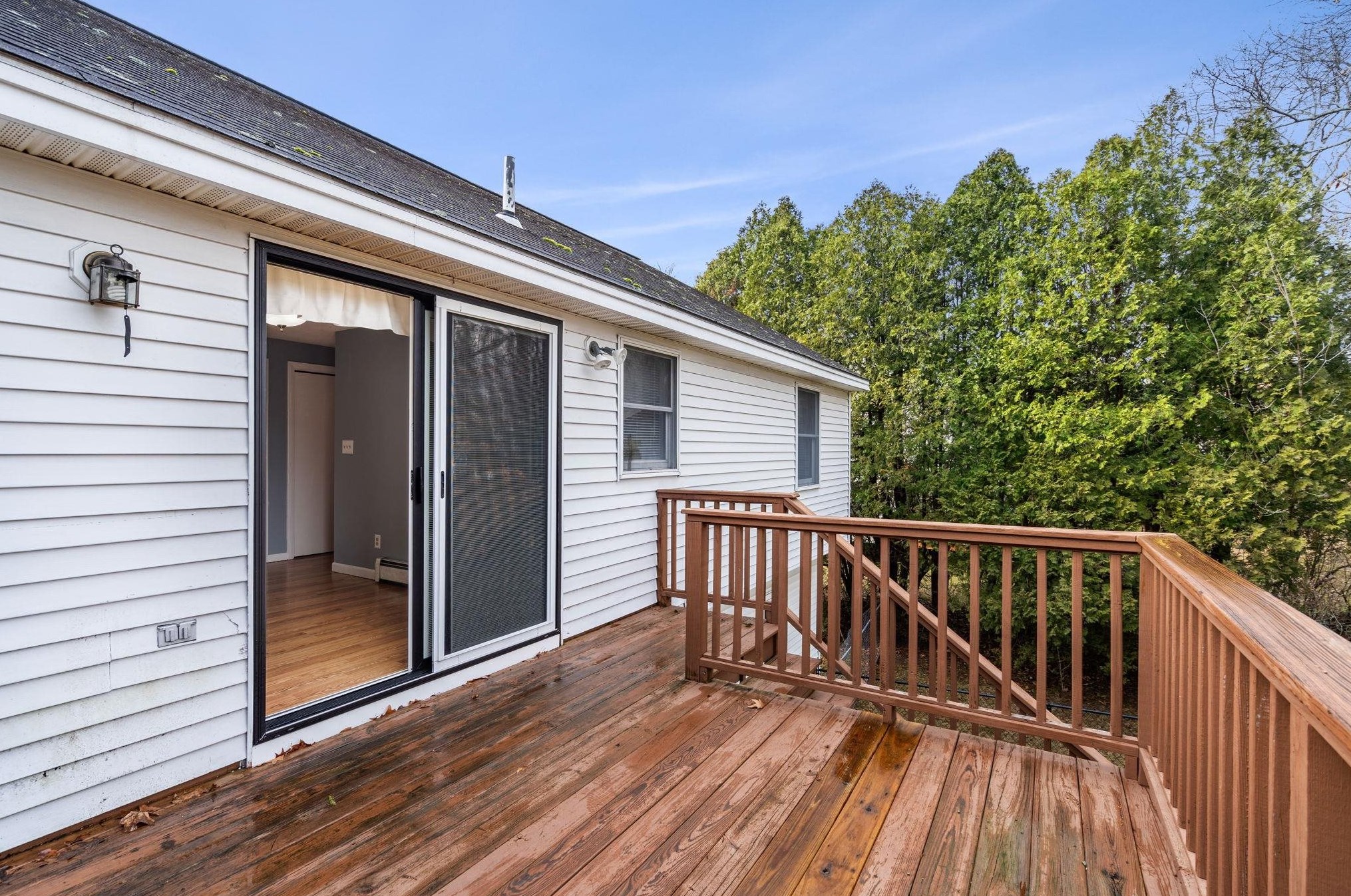 29 Carol Ave, Salem NH  03079-4452 exterior