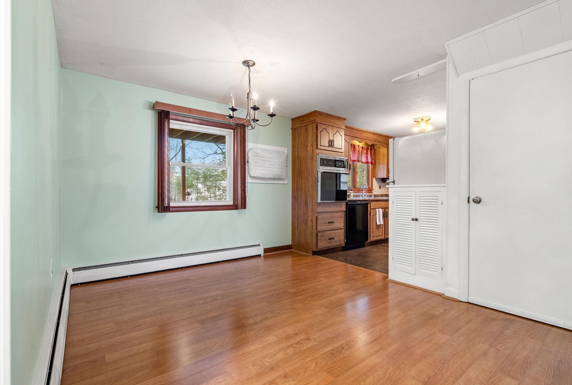 29 Carol Ave, Salem NH  03079-4452 exterior