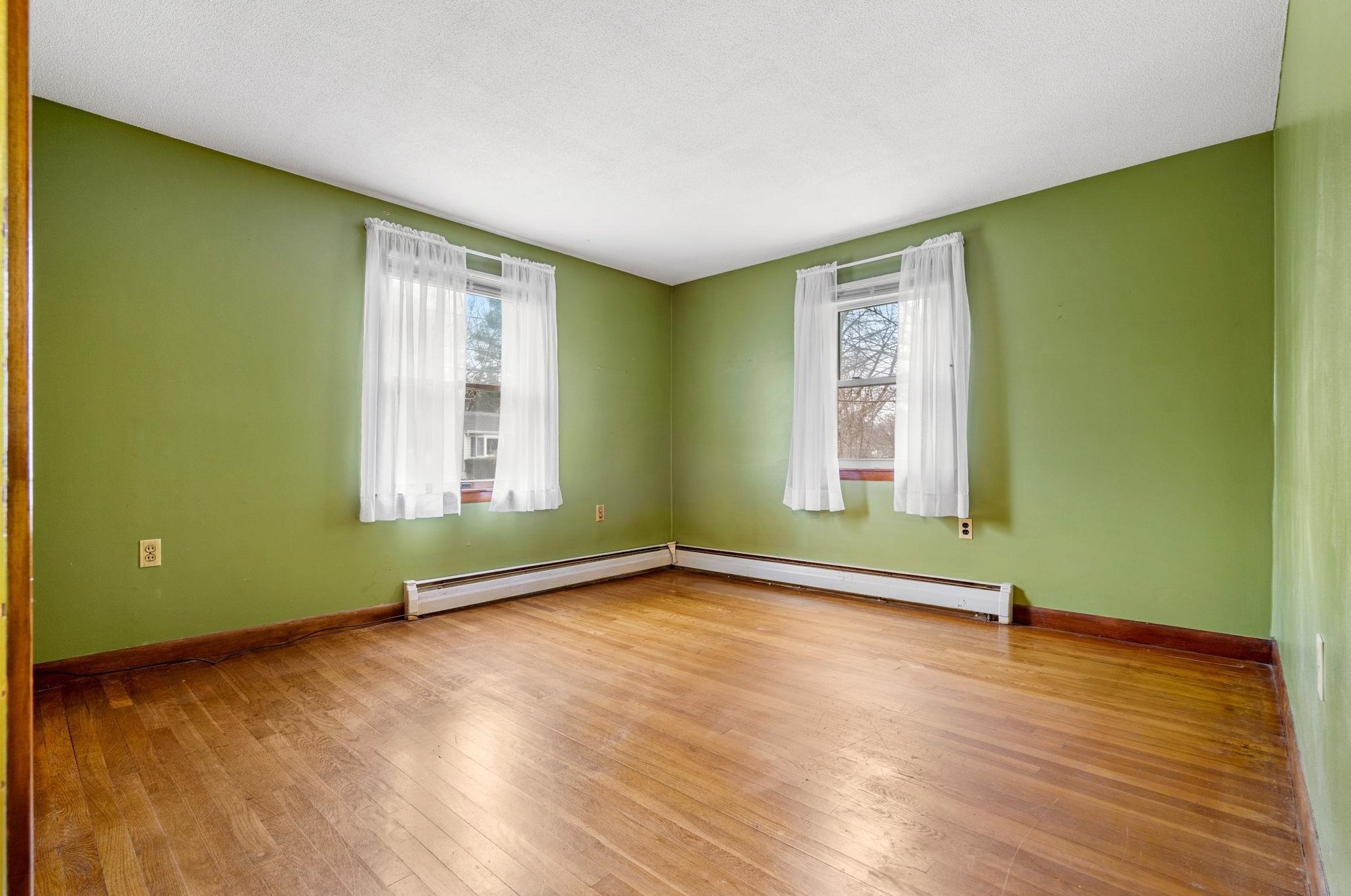 29 Carol Ave, Salem NH  03079-4452 exterior