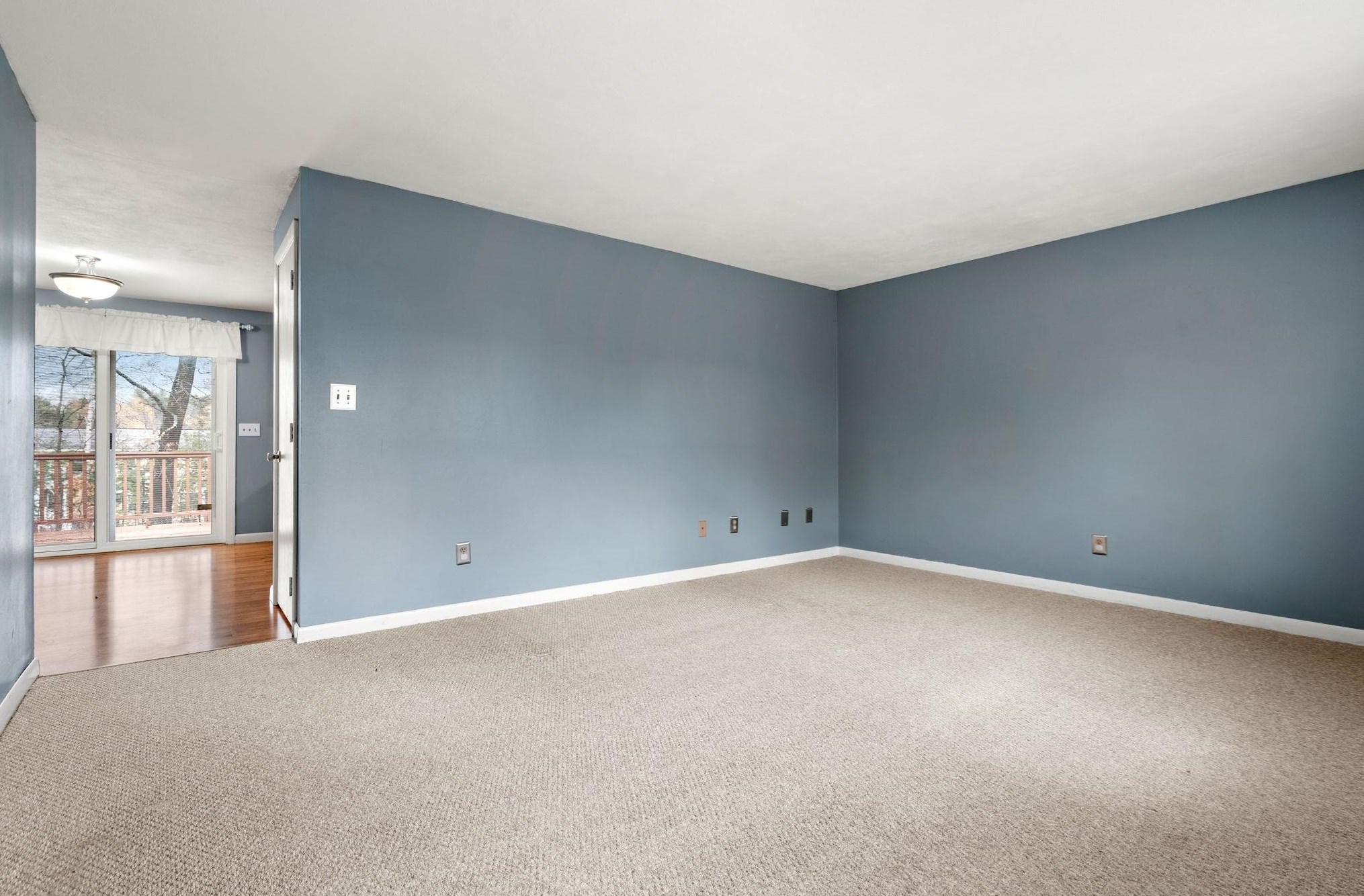 29 Carol Ave, Salem NH  03079-4452 exterior