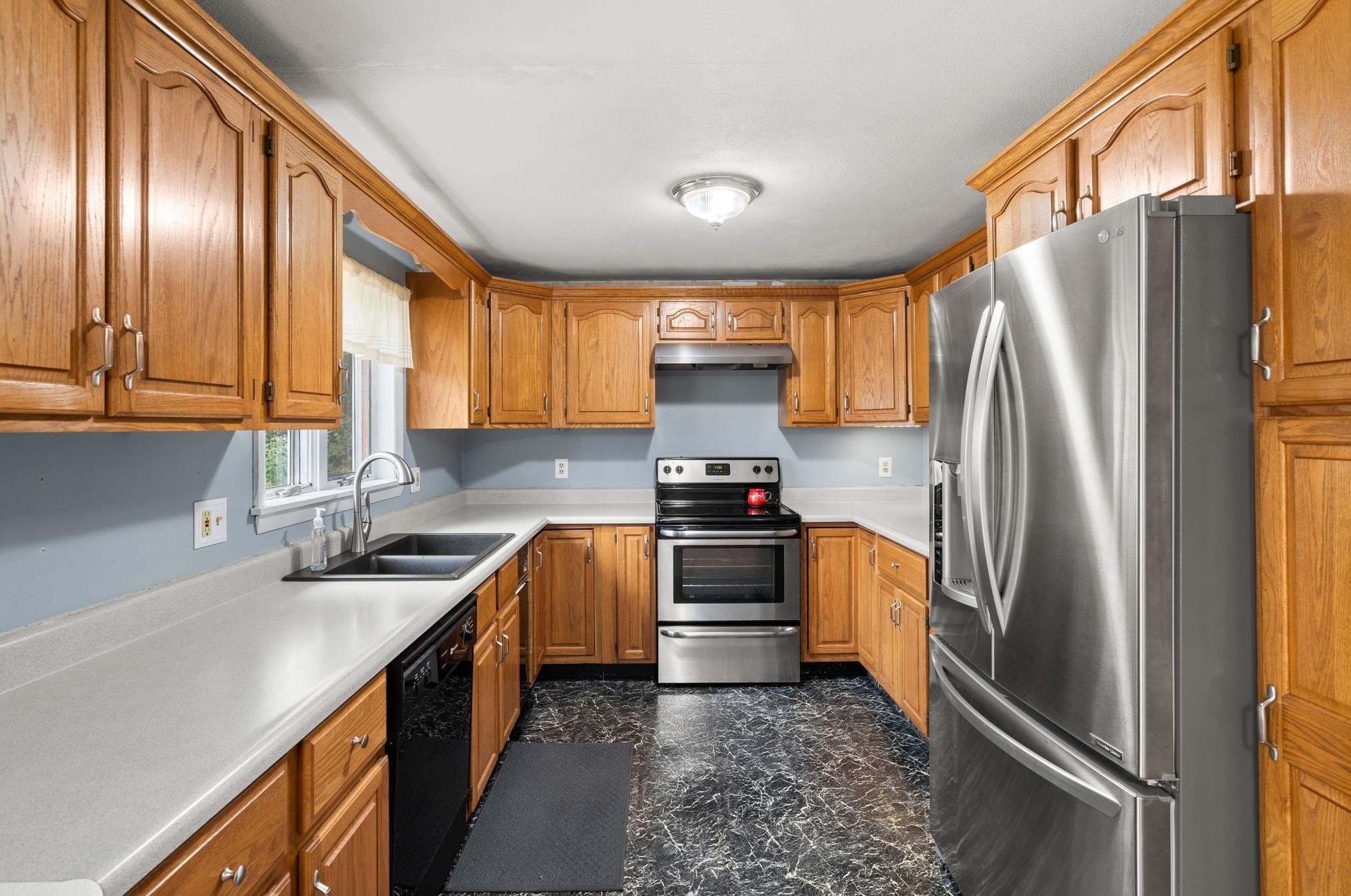 29 Carol Ave, Salem NH  03079-4452 exterior