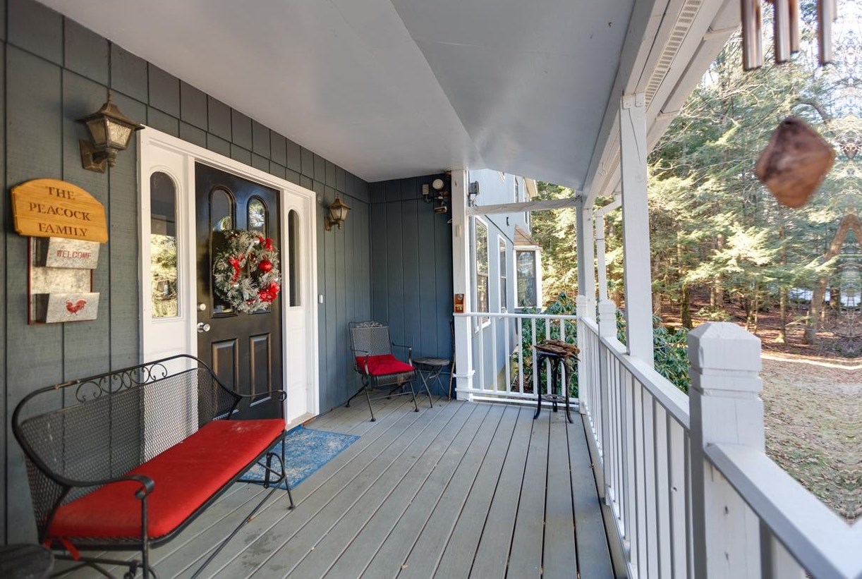 17 Gould Pond Rd, Hillsboro, NH 03244-4423