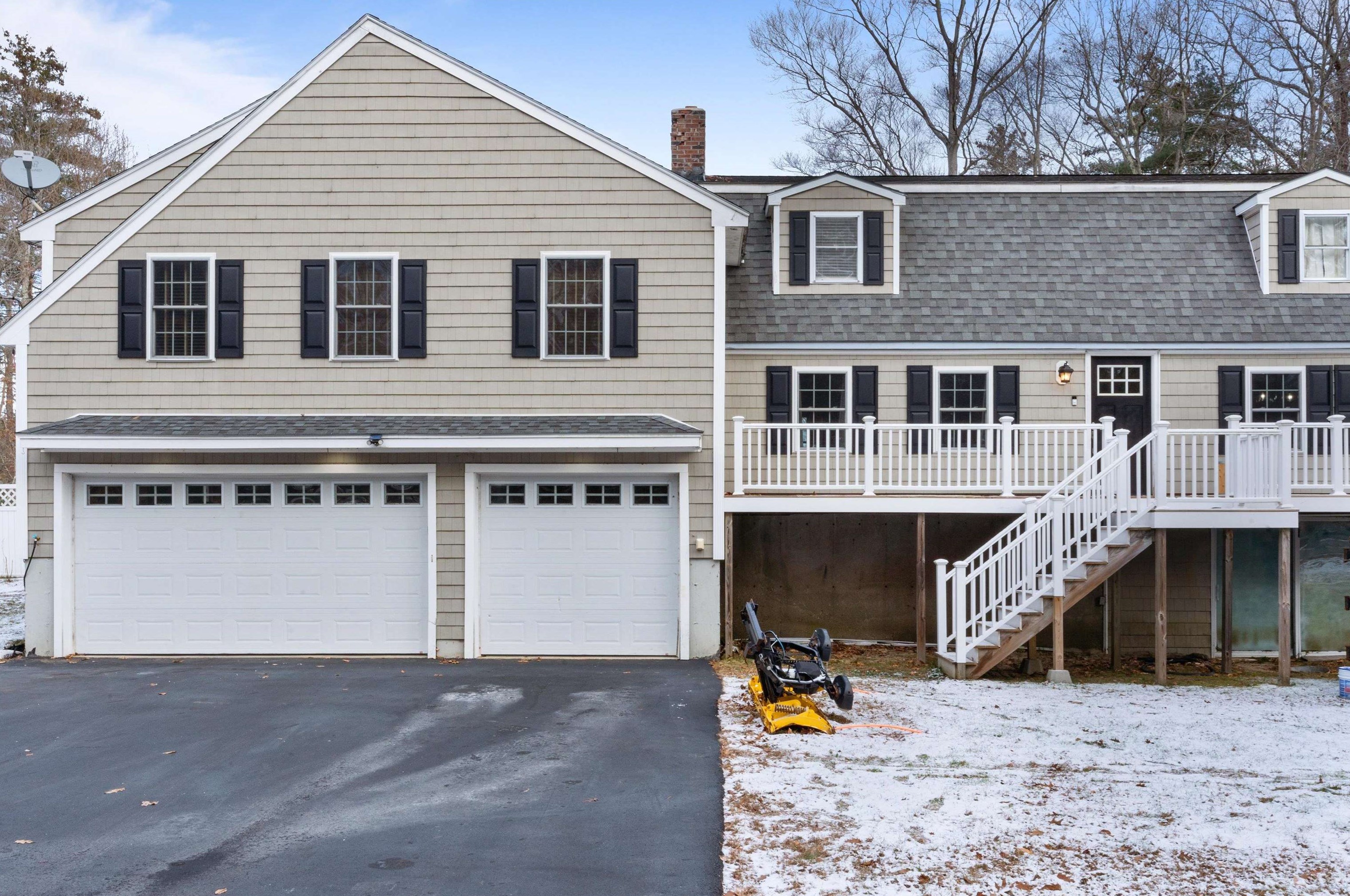 102 N Pond Rd, Chester, NH 03036