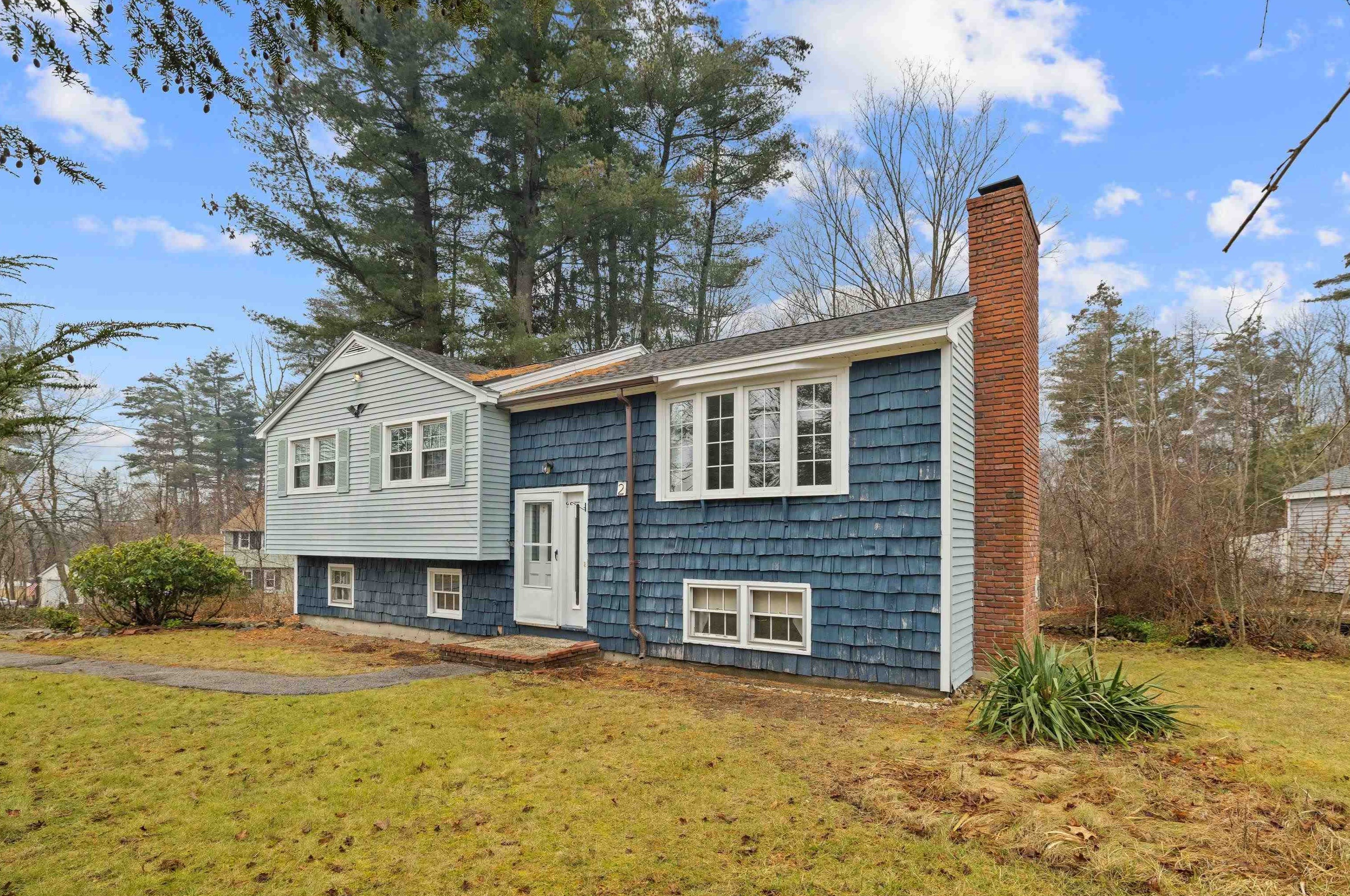 2 Sabra Cir, Derry, NH 03038