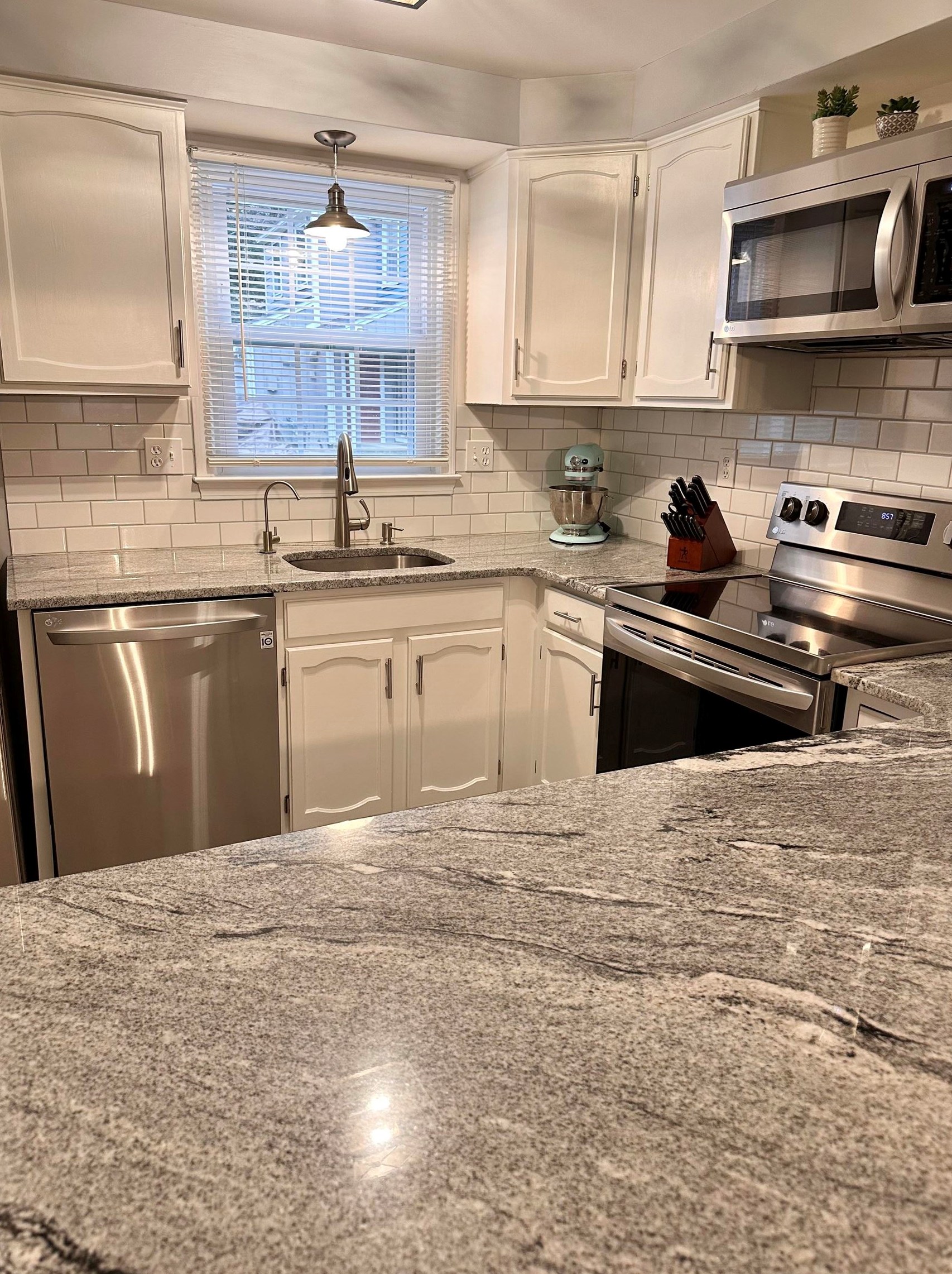 9 Donovan Ct, Merrimack NH  03054-6218 exterior