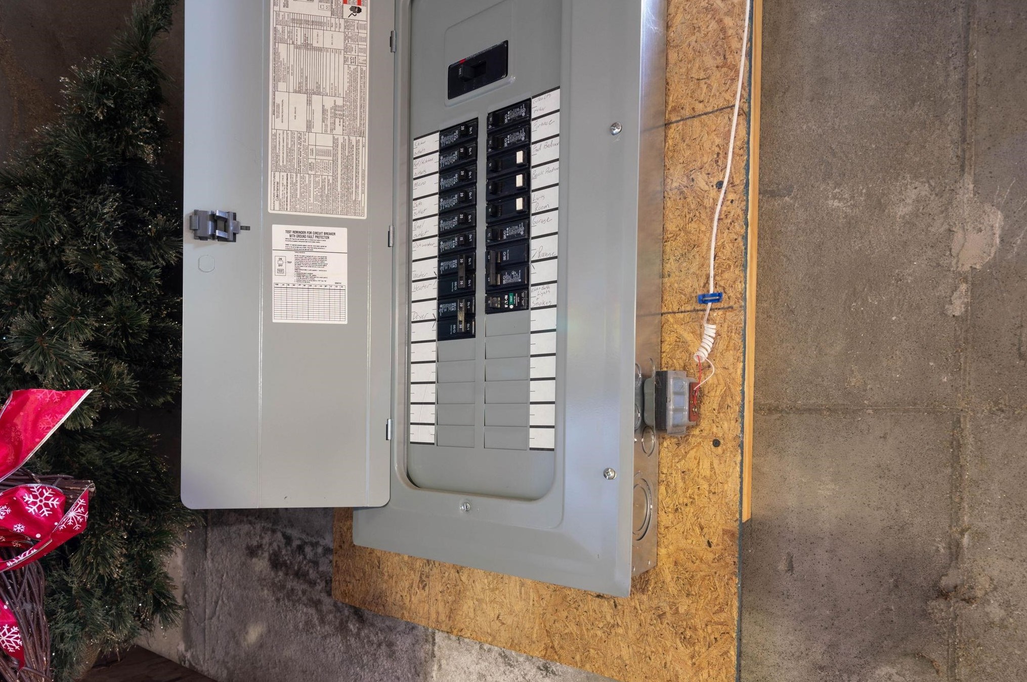 461 Varney St, Manchester NH  03102-4109 exterior