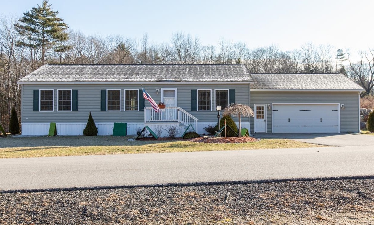 14 Spindle St, Danville, NH 03819