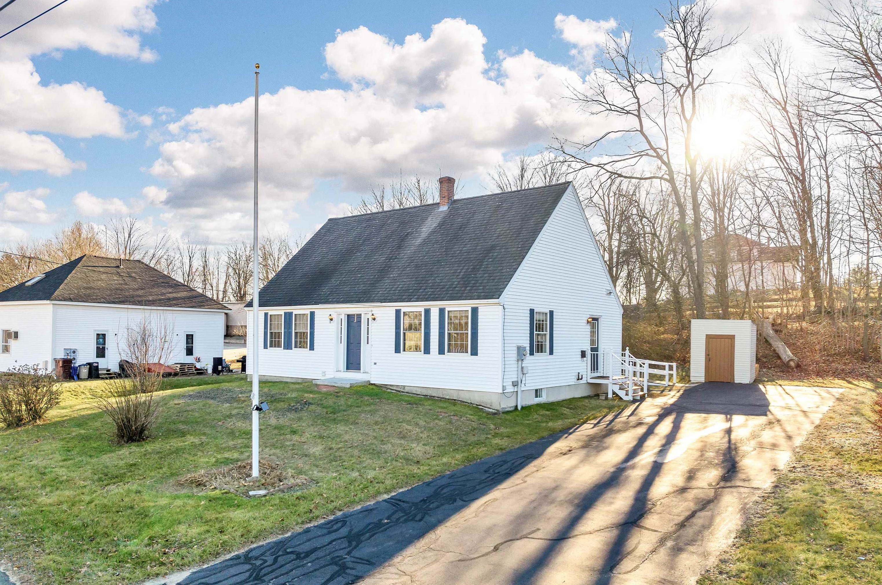 15 Cram Ave, Pittsfield, NH 03263