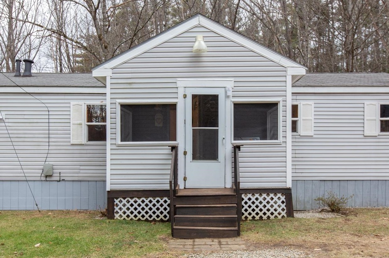 47 Gray Rd, Barnstead, NH 03218