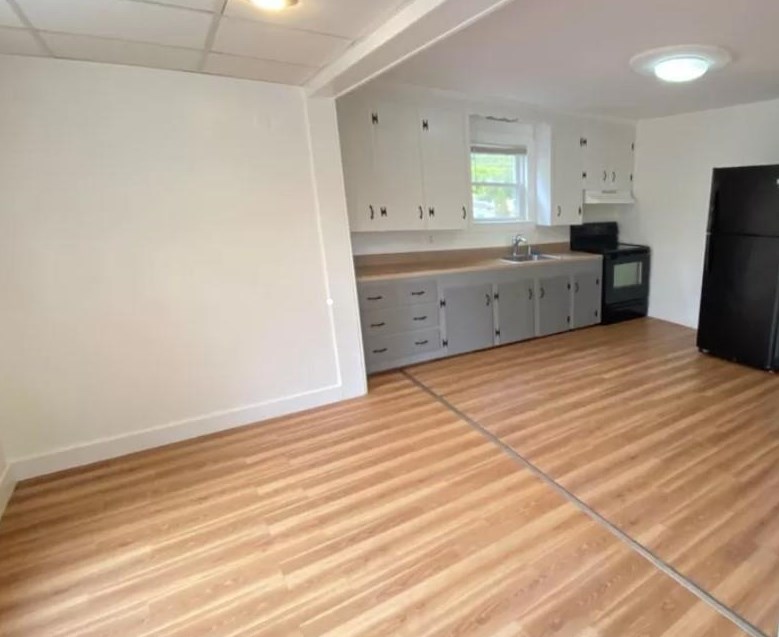 1705 Brown Ave, Manchester NH 03103-6725 exterior