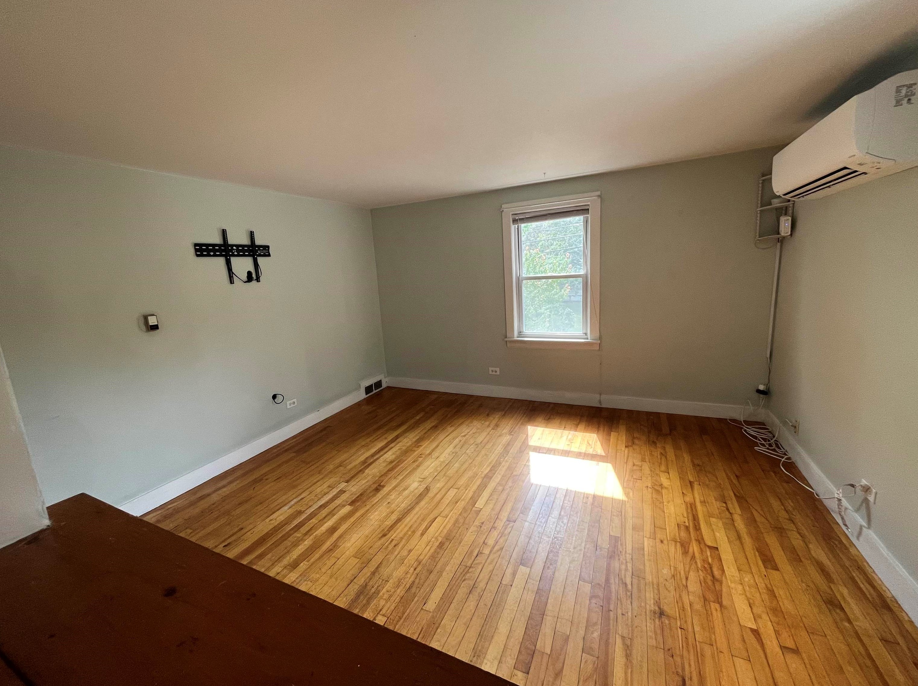 1705 Brown Ave, Manchester NH 03103-6725 exterior