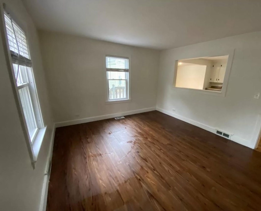 1705 Brown Ave, Manchester NH 03103-6725 exterior