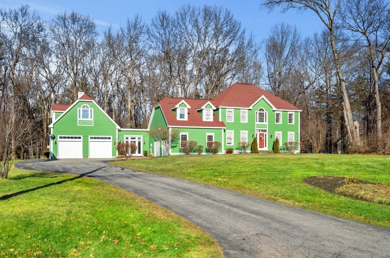 19 Washington Way, Kingston, NH 03848