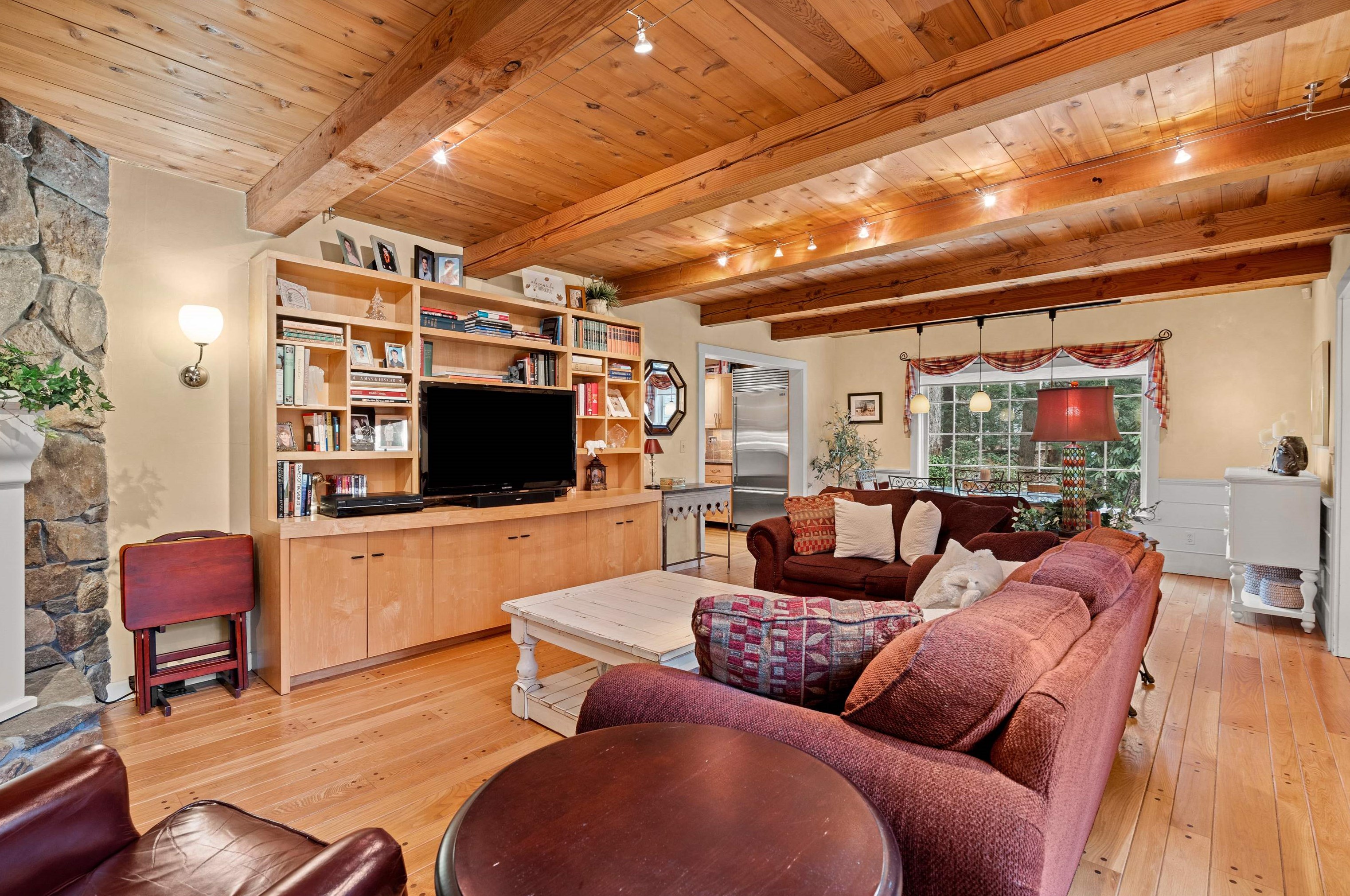 5 General Amherst Rd, Amherst, NH 03031