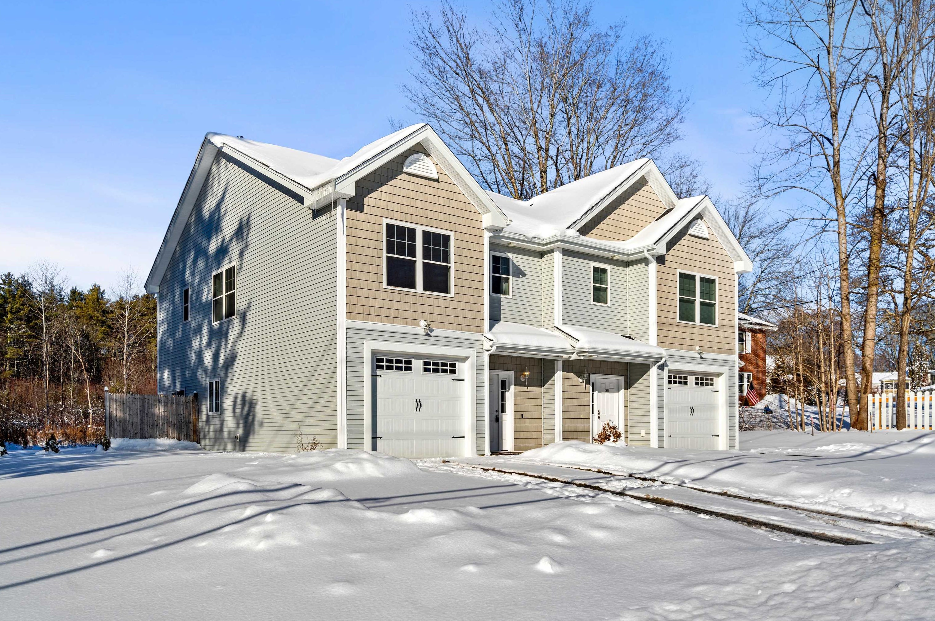 256 Main St #a, Epping, NH 03042