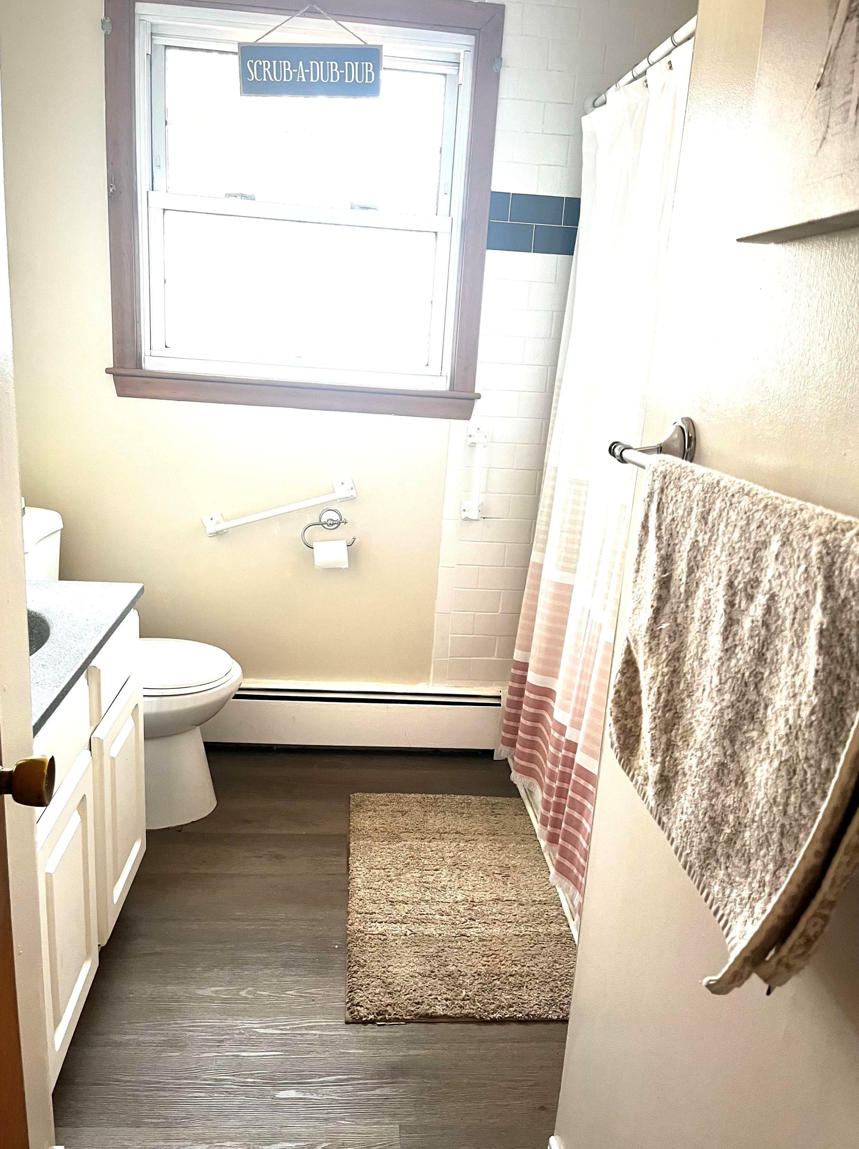 359 Mammoth Rd, Manchester NH  03109-4911 exterior