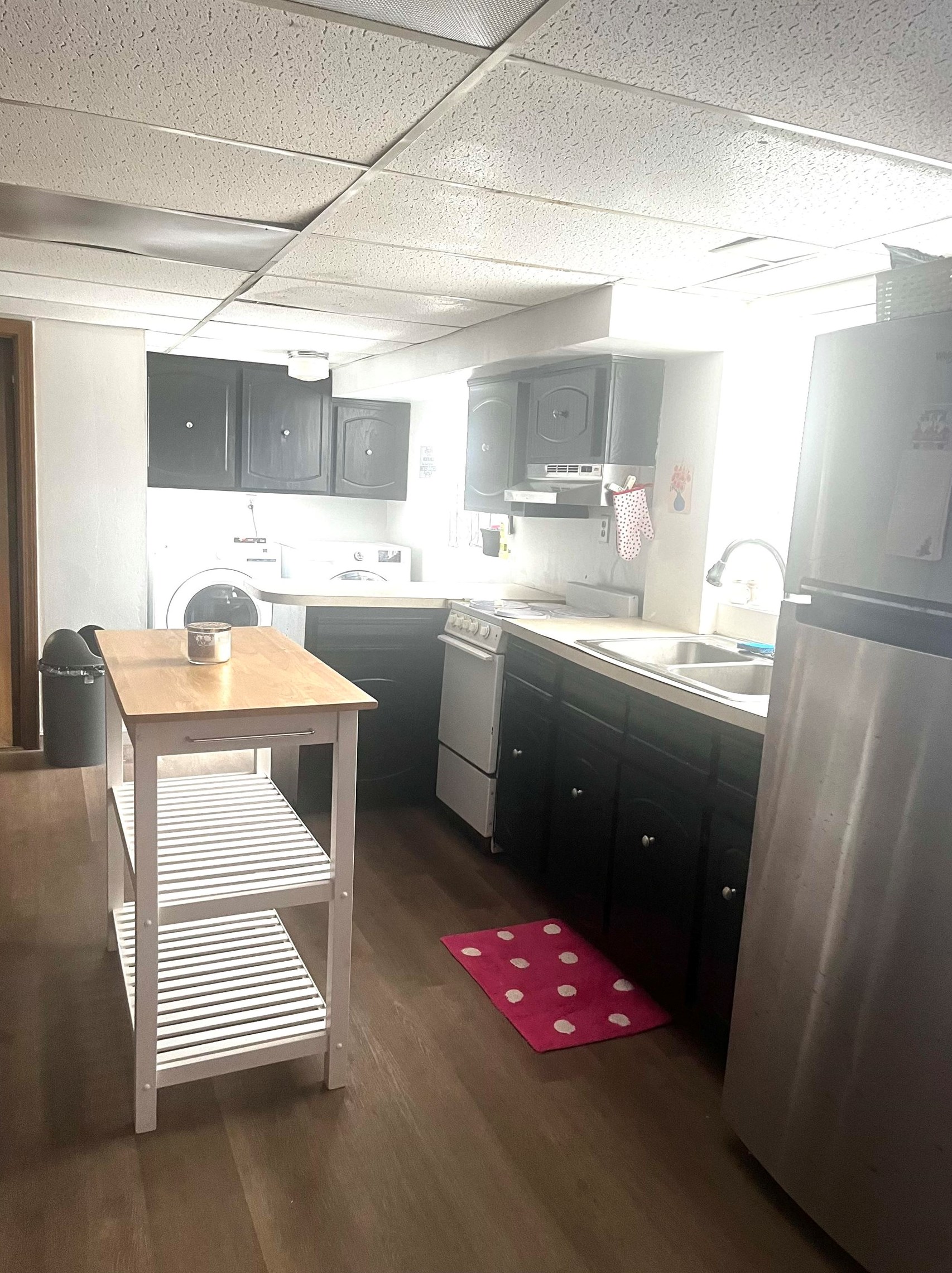 359 Mammoth Rd, Manchester NH  03109-4911 exterior