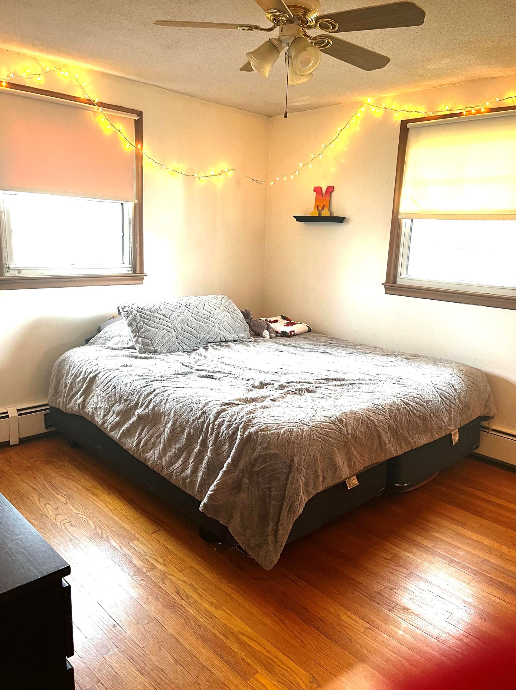 359 Mammoth Rd, Manchester NH  03109-4911 exterior