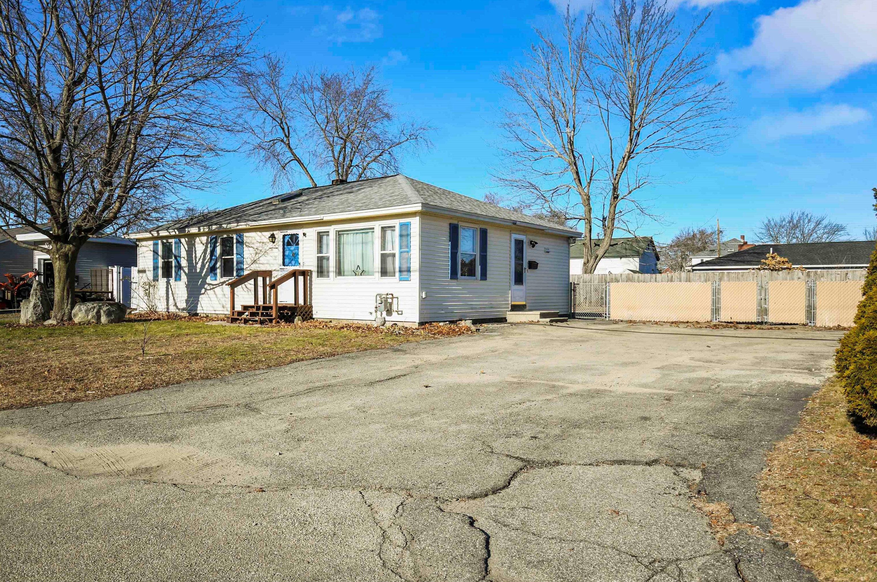 17 Ross St, Nashua, NH 03060