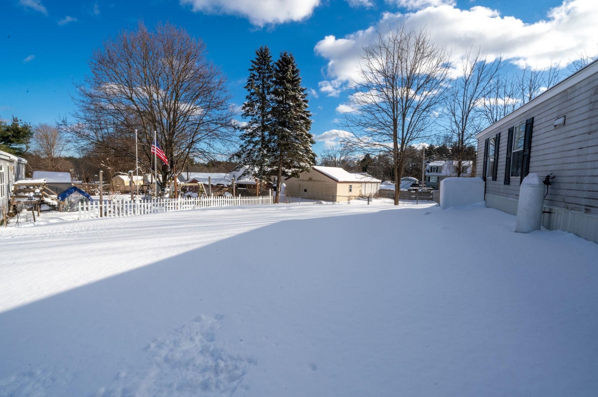 14 Mildred Ave, Raymond, NH 03077