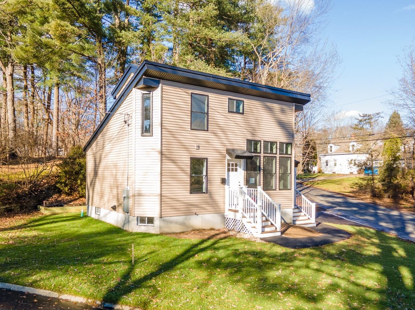 145 4 St, Dover NH 03820-2900 exterior