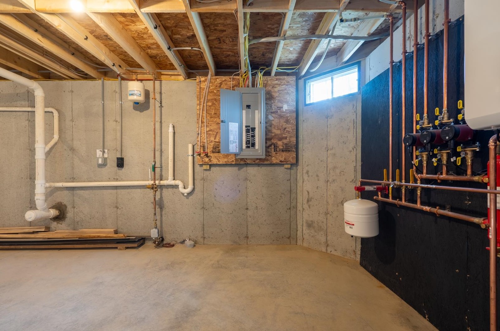 145 4 St, Dover NH 03820-2900 exterior