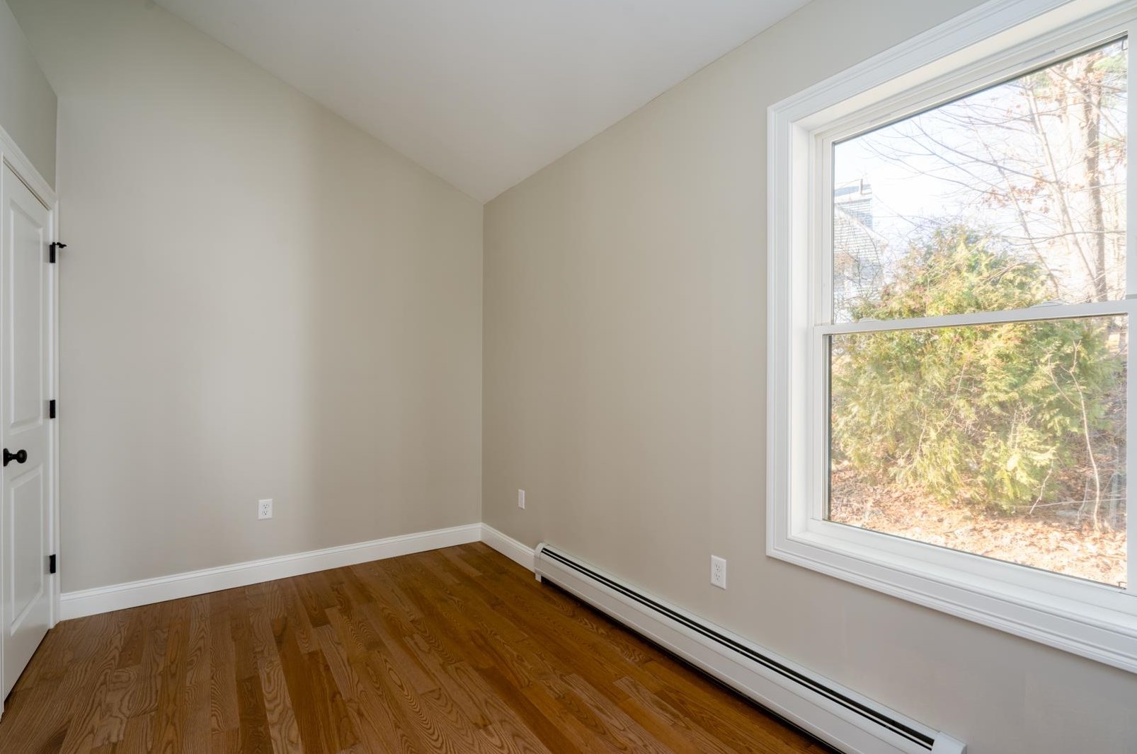 145 4 St, Dover NH 03820-2900 exterior