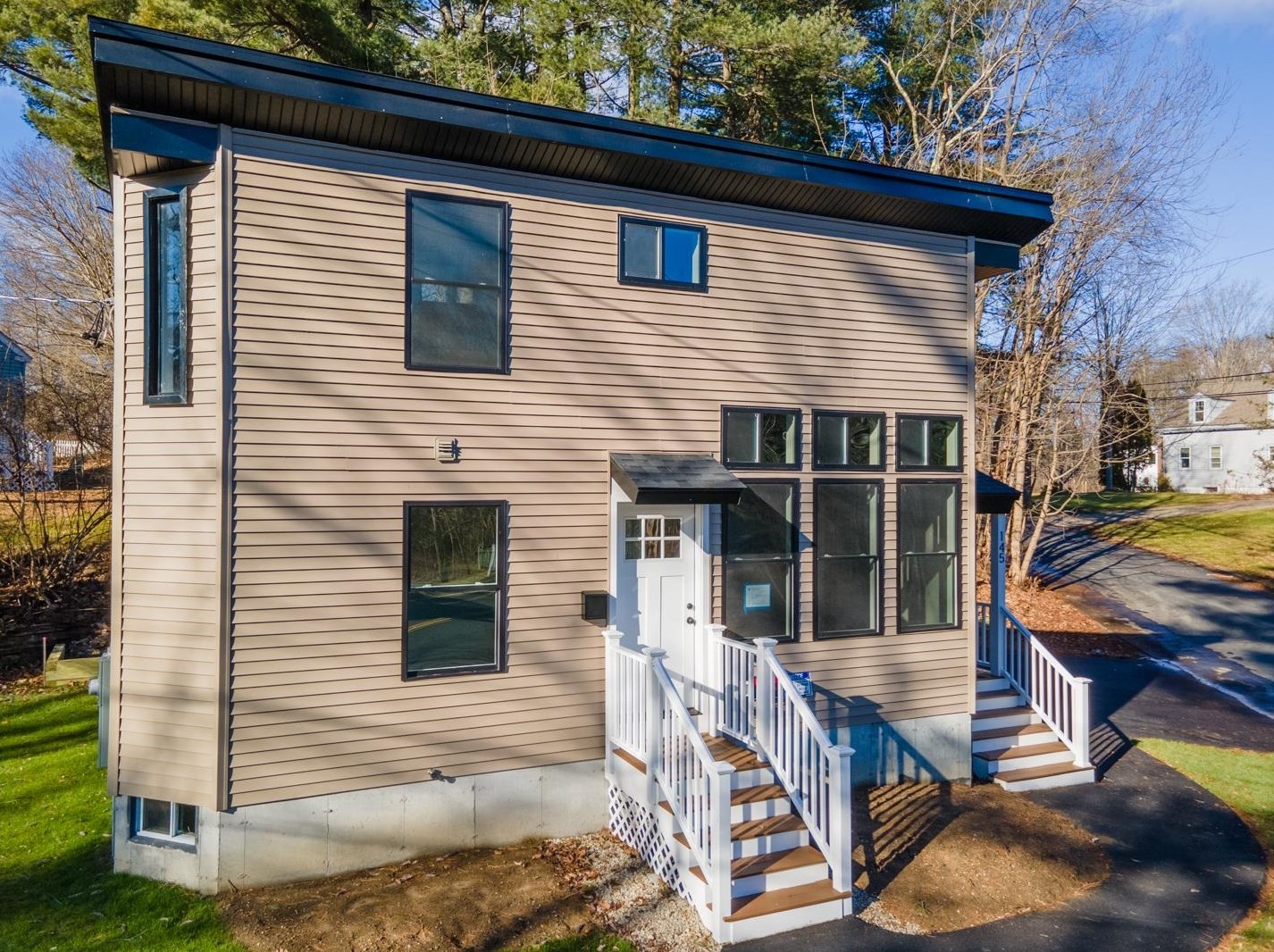 145 4 St, Dover NH 03820-2900 exterior