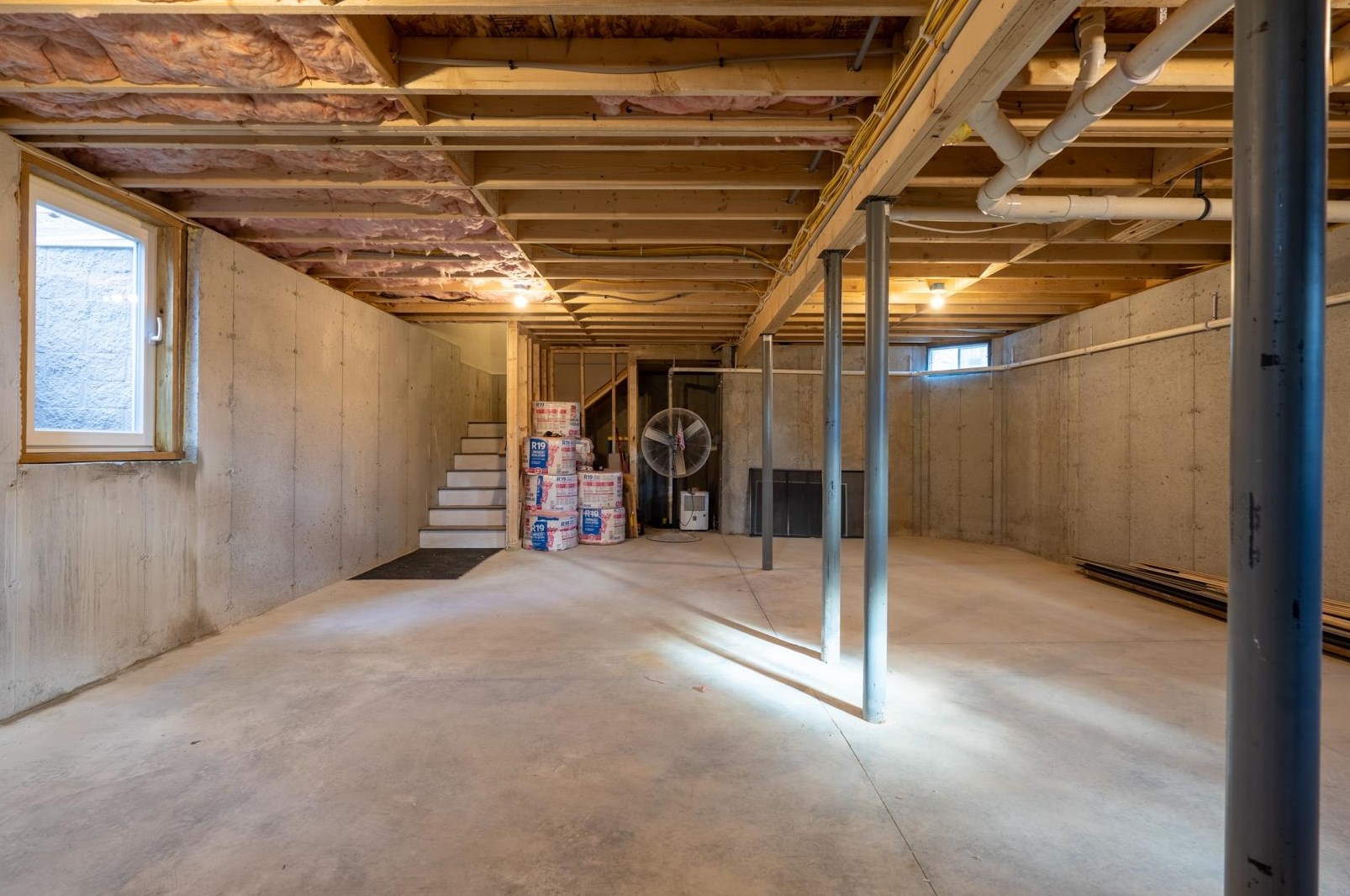 145 4 St, Dover NH 03820-2900 exterior