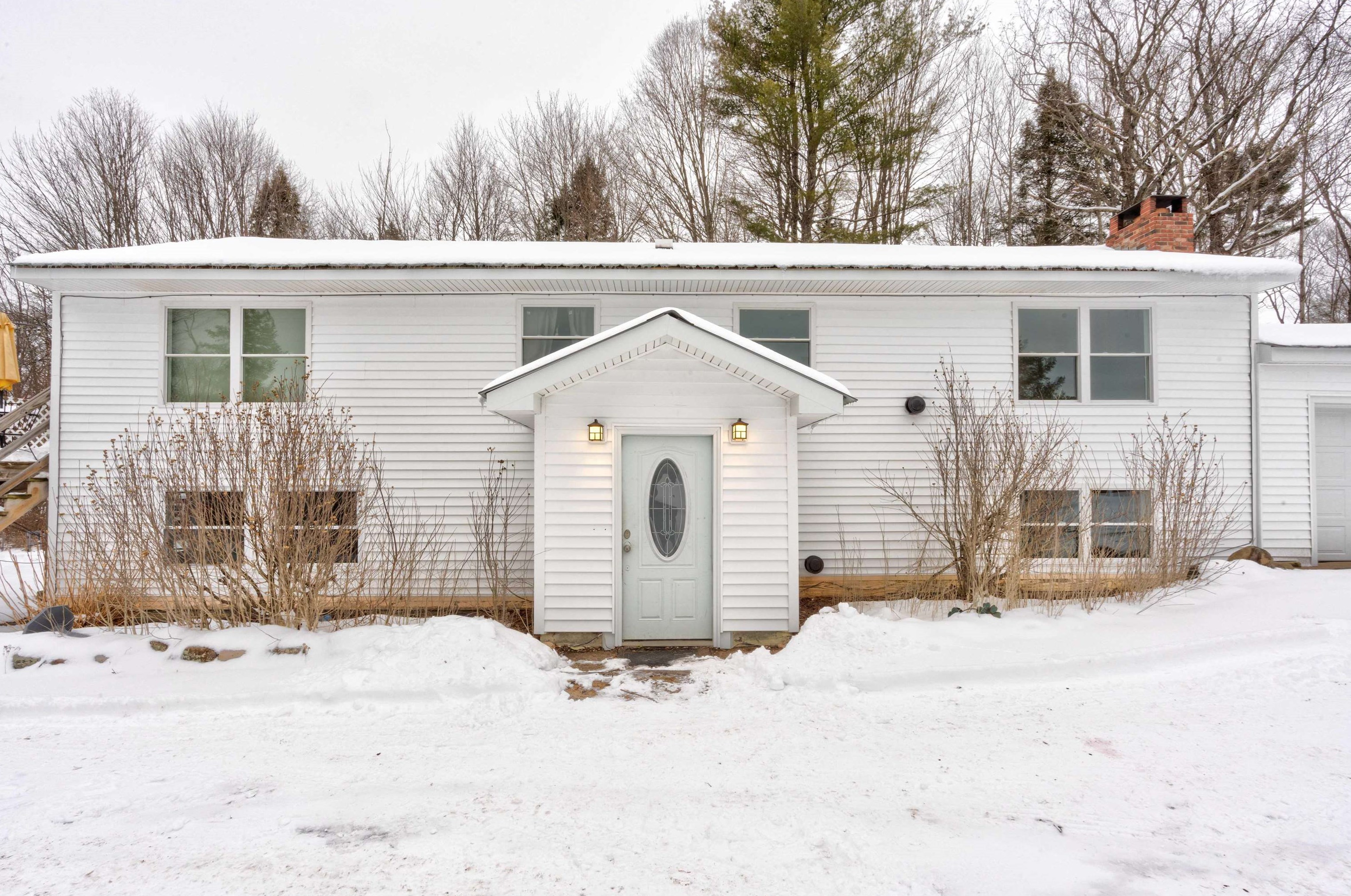 54 Lufkin Rd, Weare, NH 03281