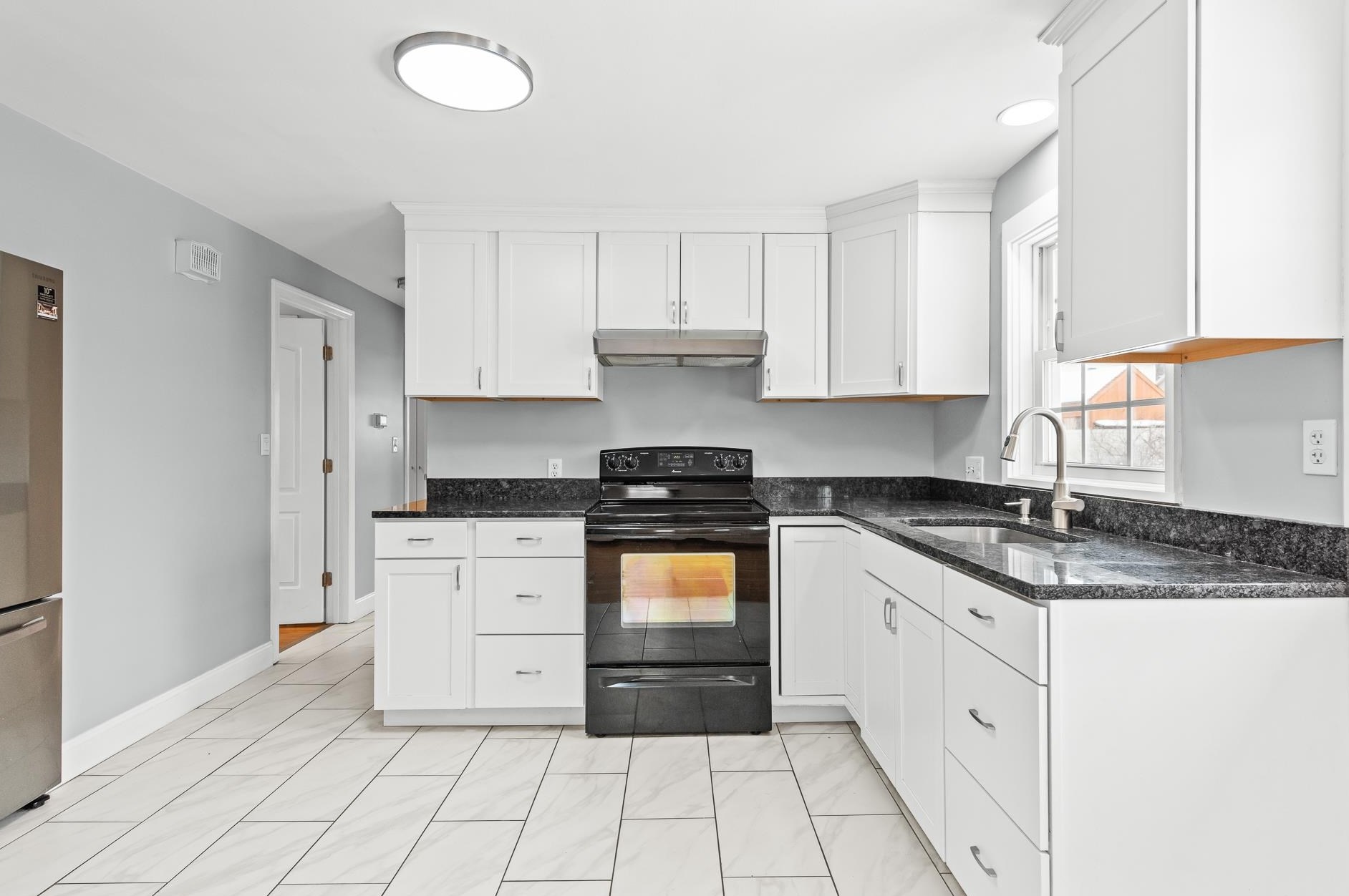 1250 Beech St, Manchester NH  03104-2122 exterior