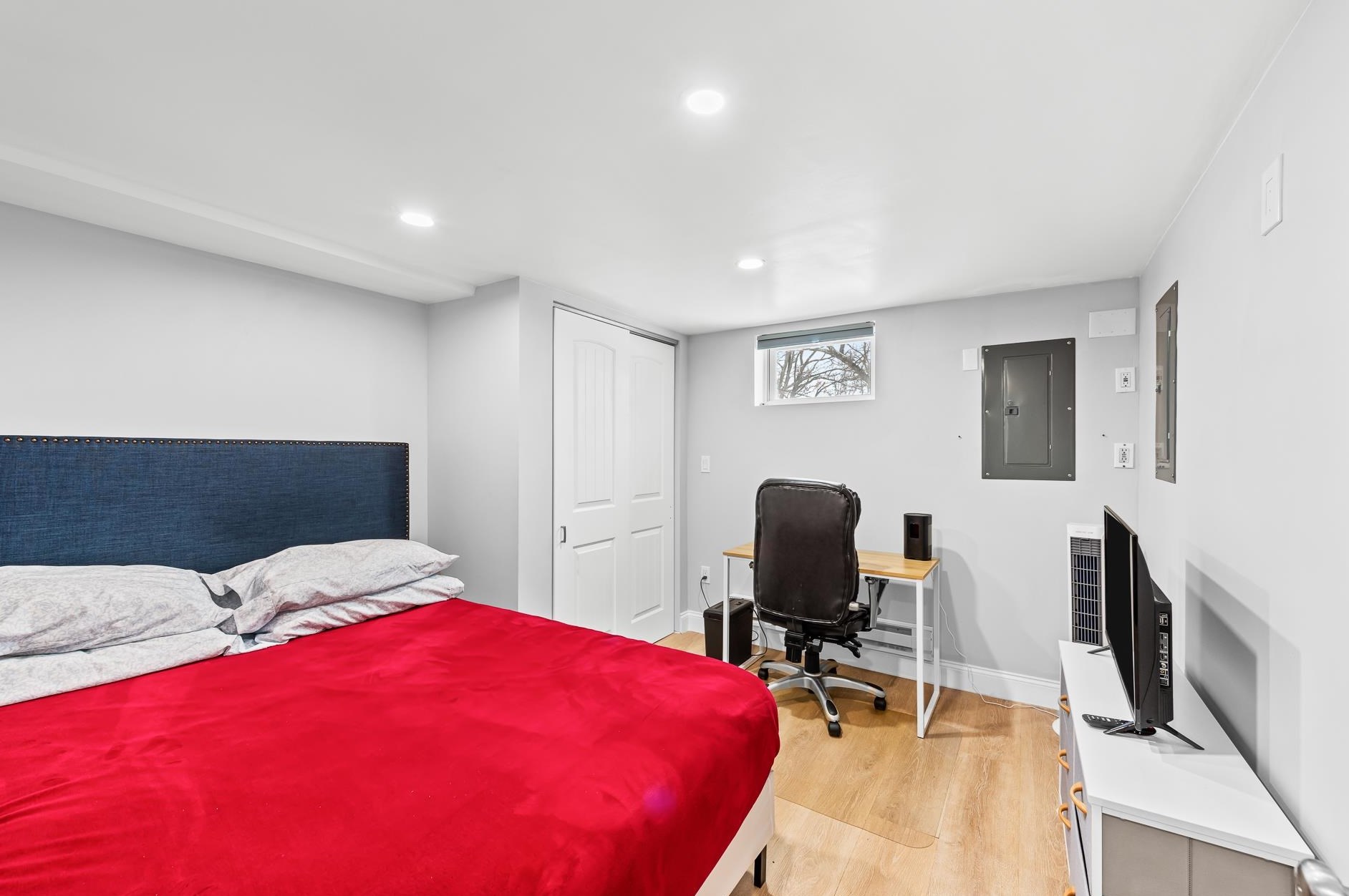 1250 Beech St, Manchester NH  03104-2122 exterior