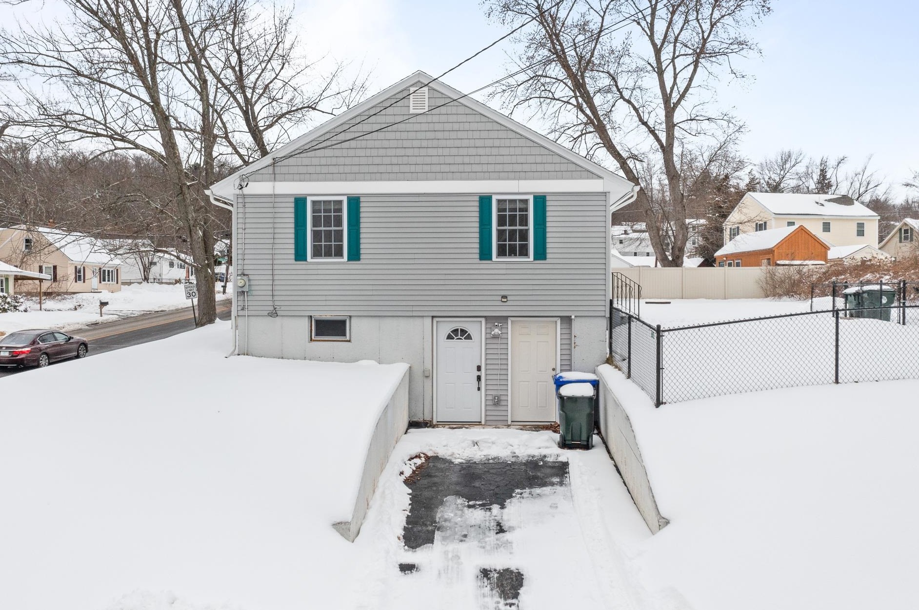 1250 Beech St, Manchester NH  03104-2122 exterior