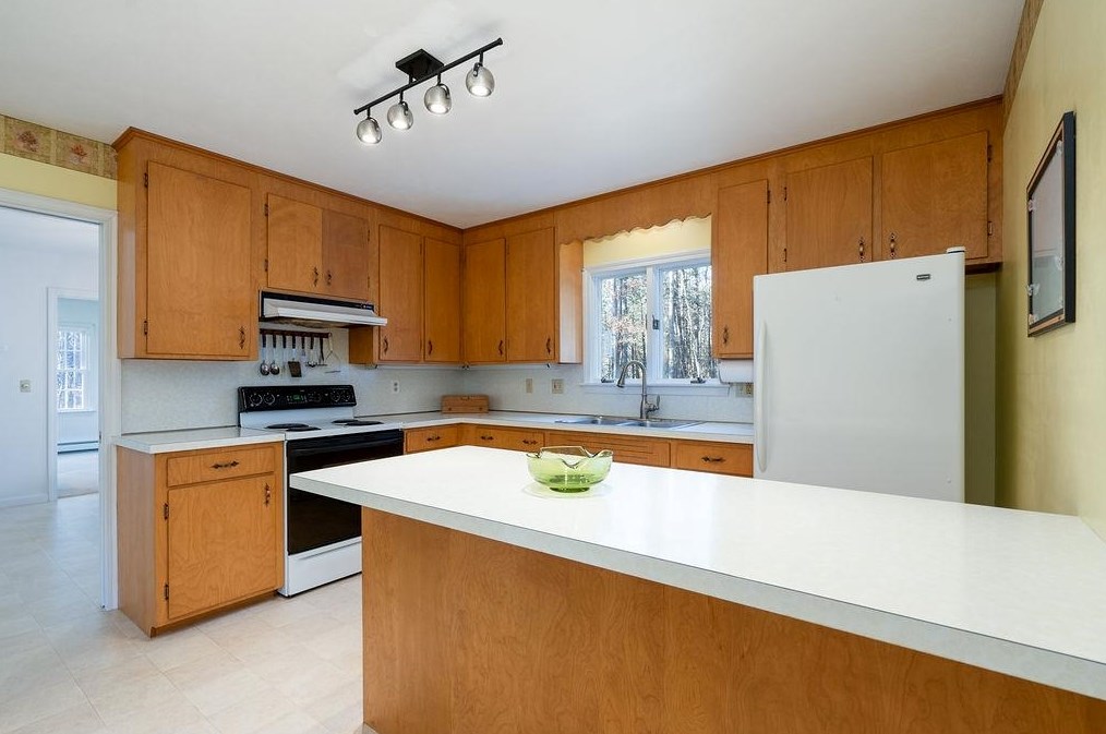 65 Bagdad Rd, Lee, NH 03824