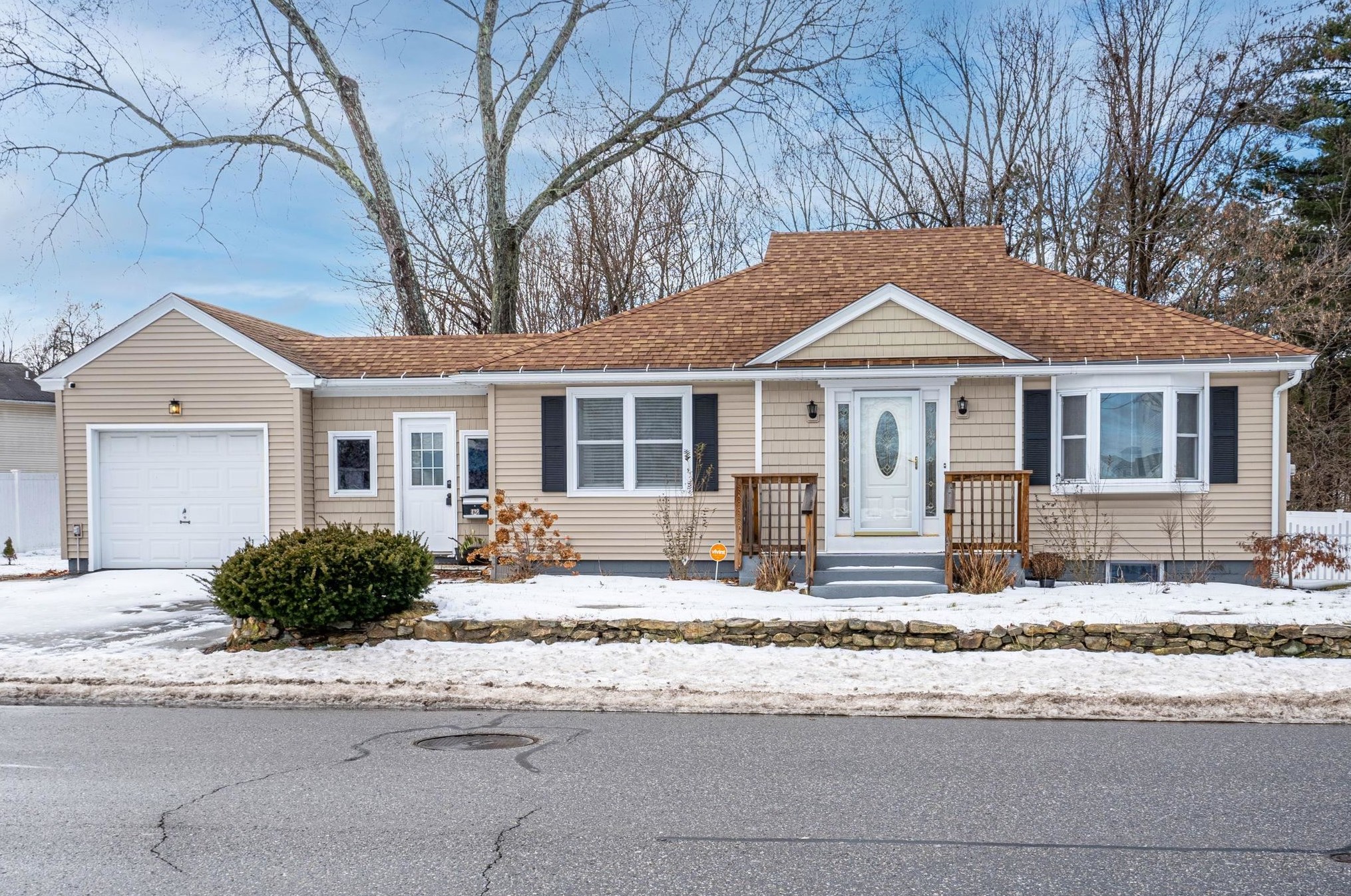 428 Mast Rd, Manchester NH  03102-3325 exterior