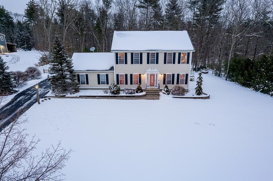 76 Longbrook Rd, Goffstown, NH 03045