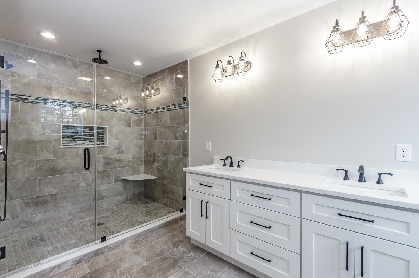 12 King, Salem NH  03079 exterior