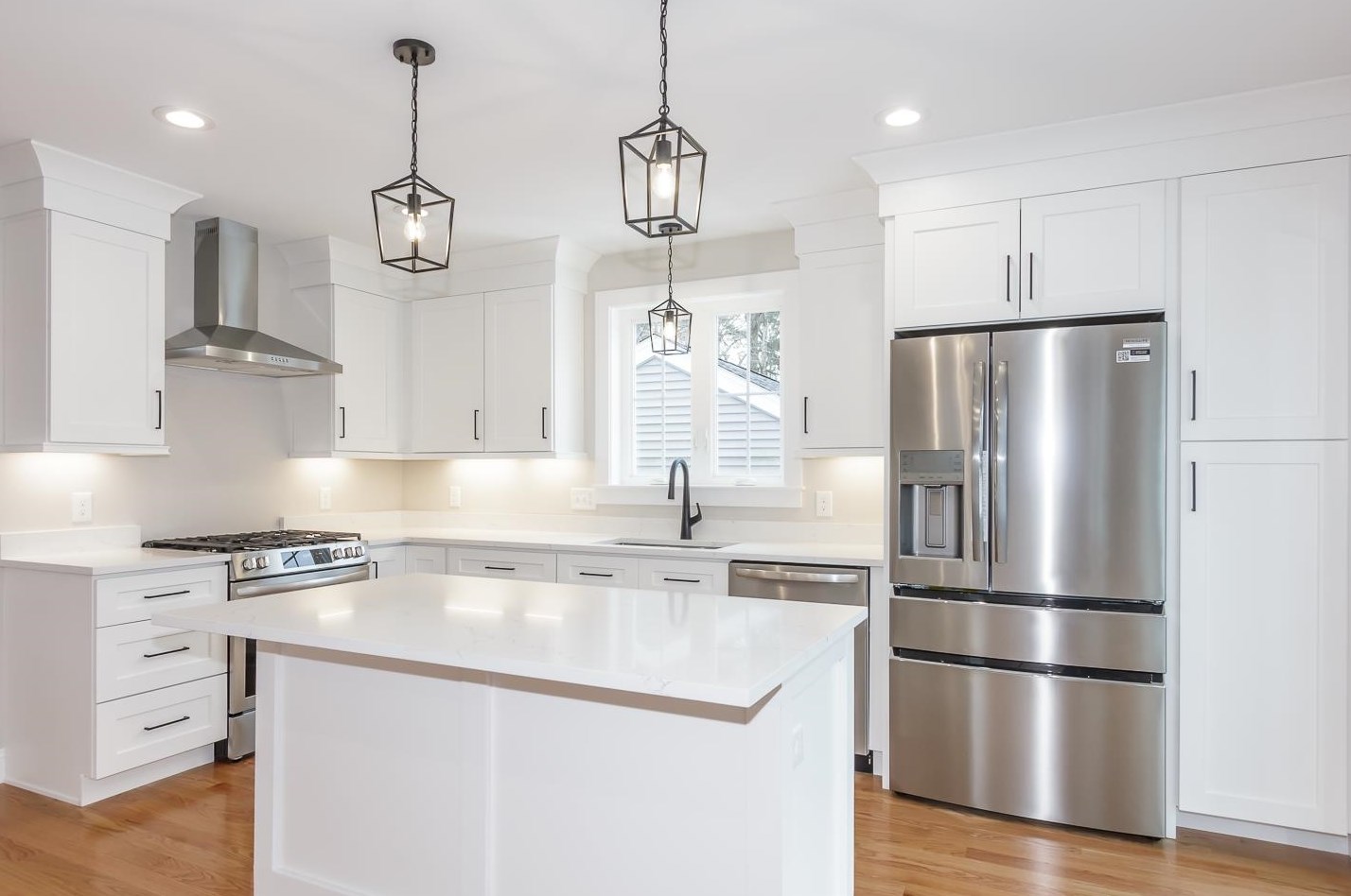 12 King St, Salem NH  03079-1351 exterior