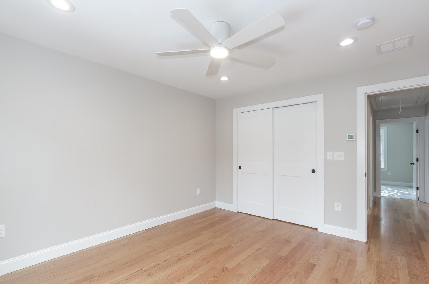 12 King, Salem NH  03079 exterior