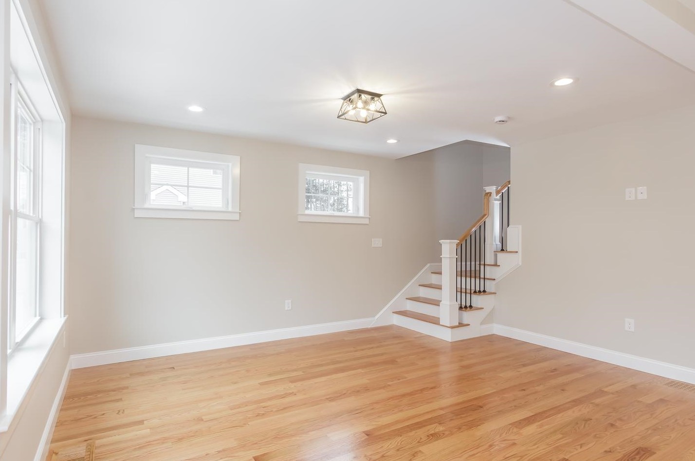 12 King, Salem NH  03079 exterior