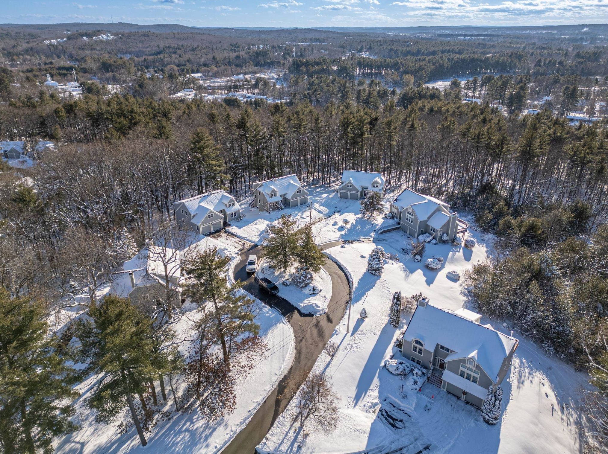 331 Fox Run Rd, Hudson, NH 03051