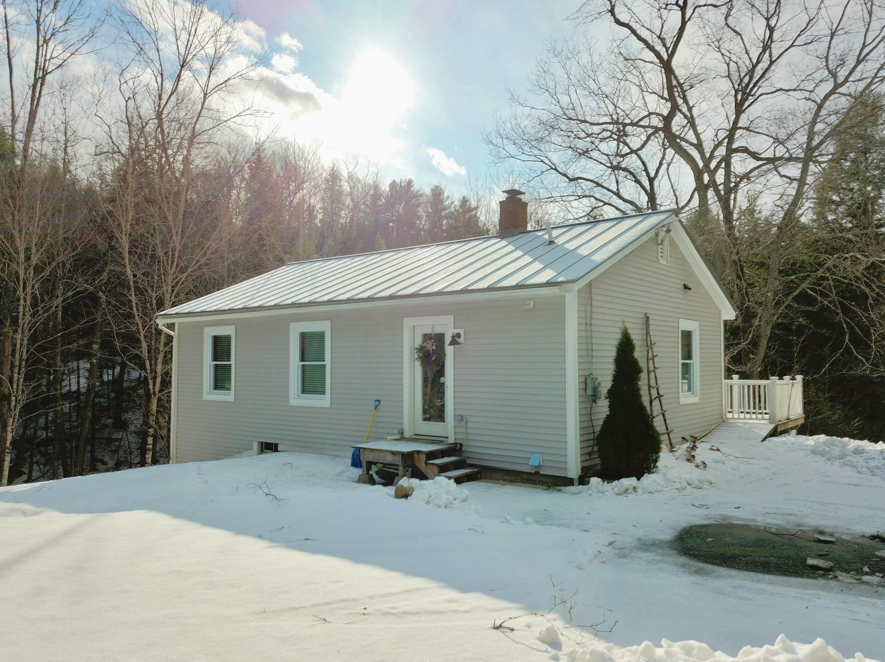 15 Thompson Rd, Hanover NH  03755-3903 exterior