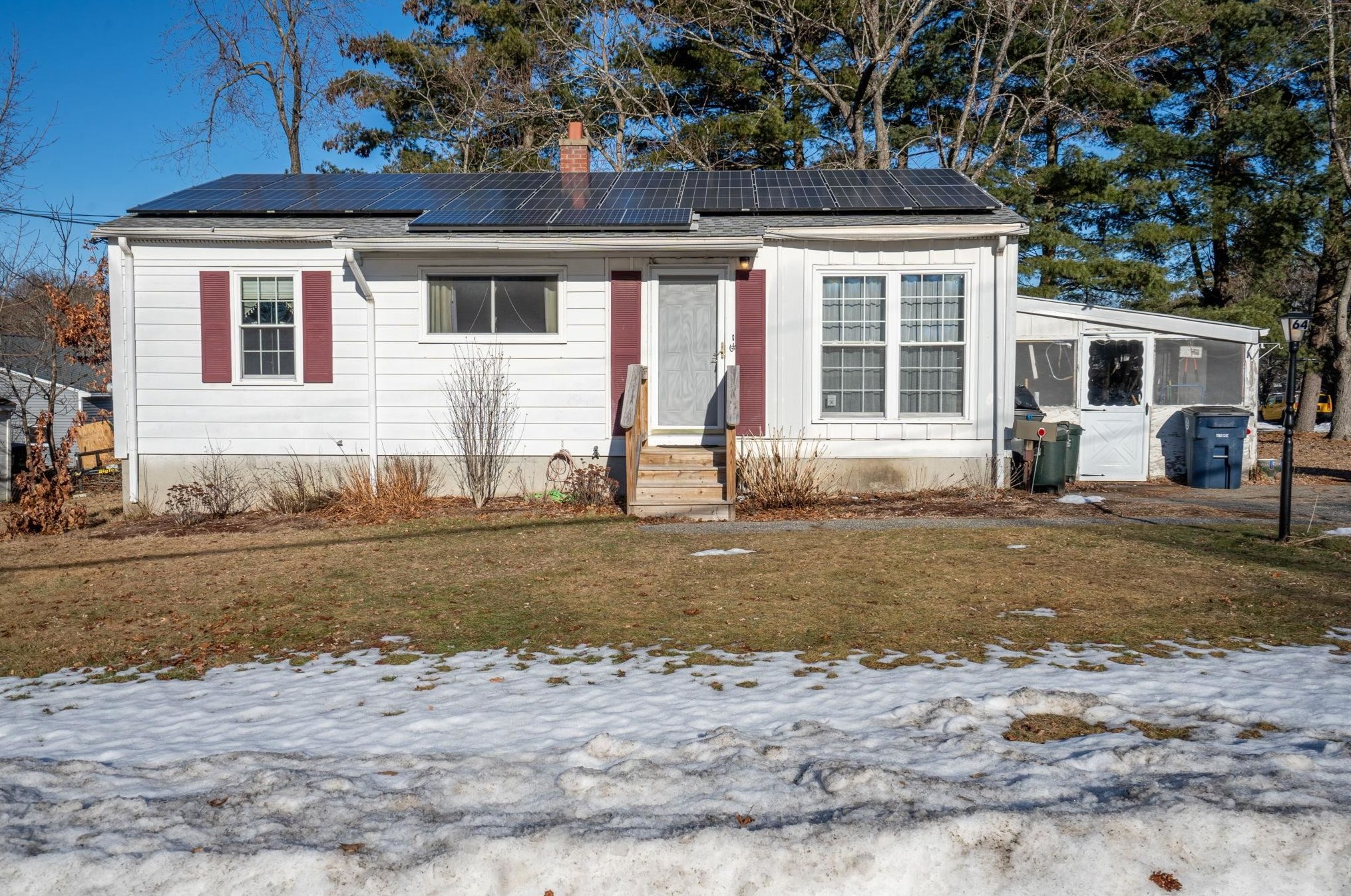 64 Watson St, Nashua, NH 03064-1511
