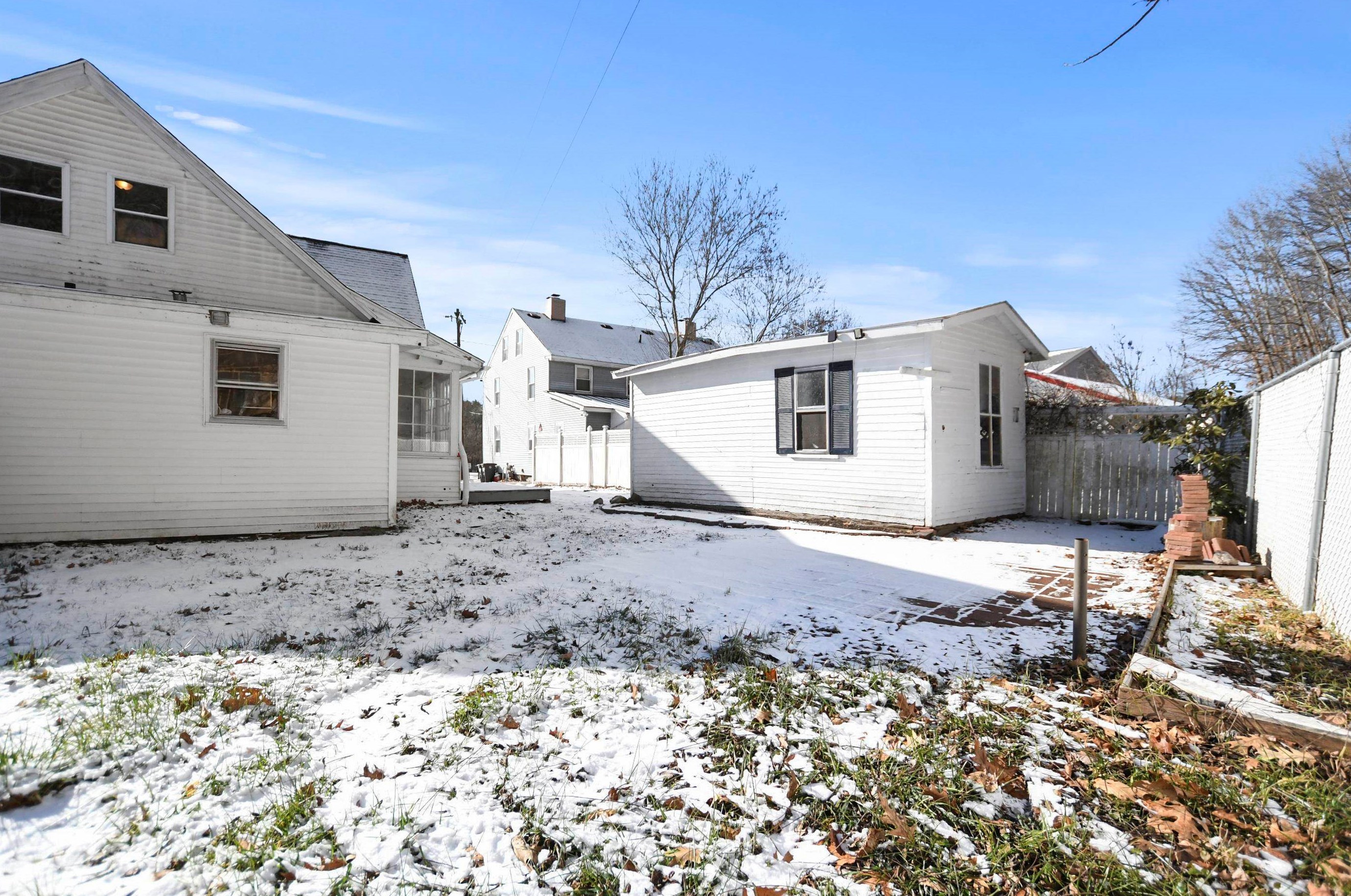 30 Dundee Ave, Manchester NH  03106-1426 exterior