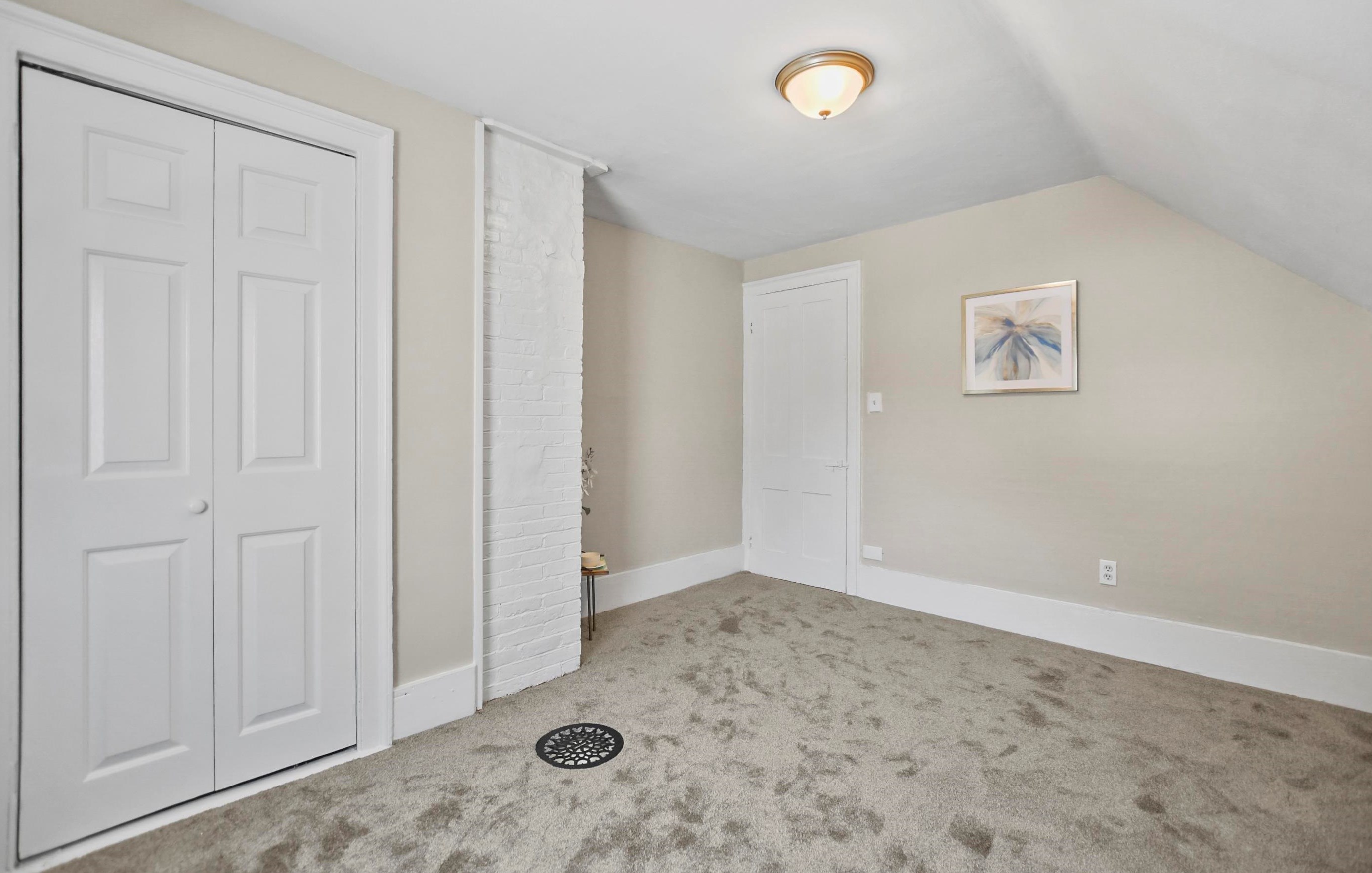 30 Dundee Ave, Manchester NH  03106-1426 exterior