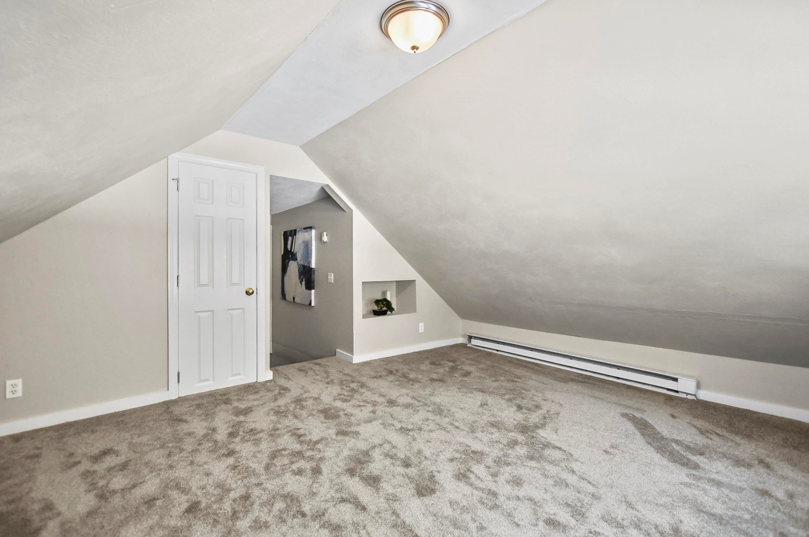 30 Dundee Ave, Manchester NH  03106-1426 exterior