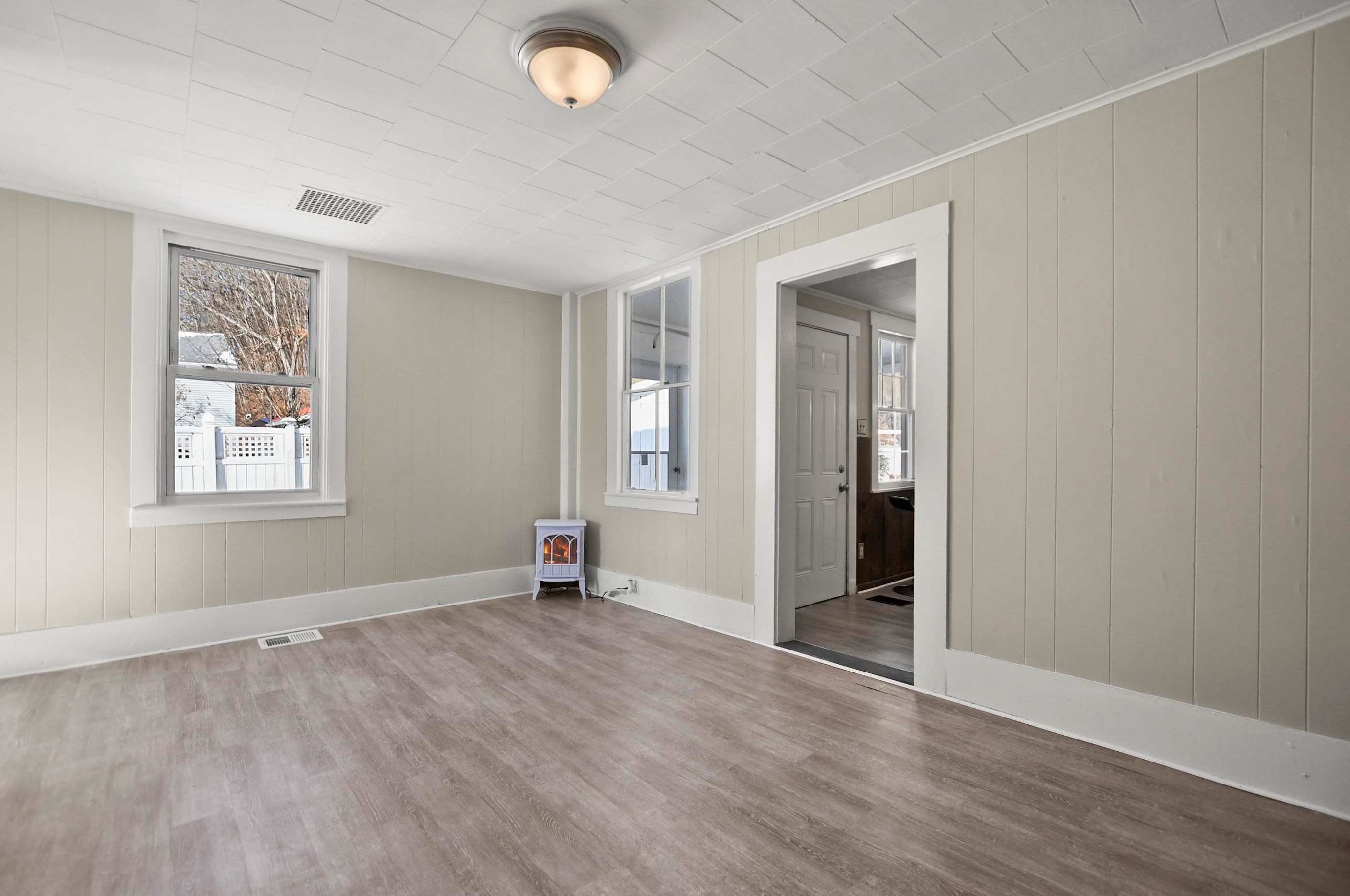 30 Dundee Ave, Manchester NH  03106-1426 exterior