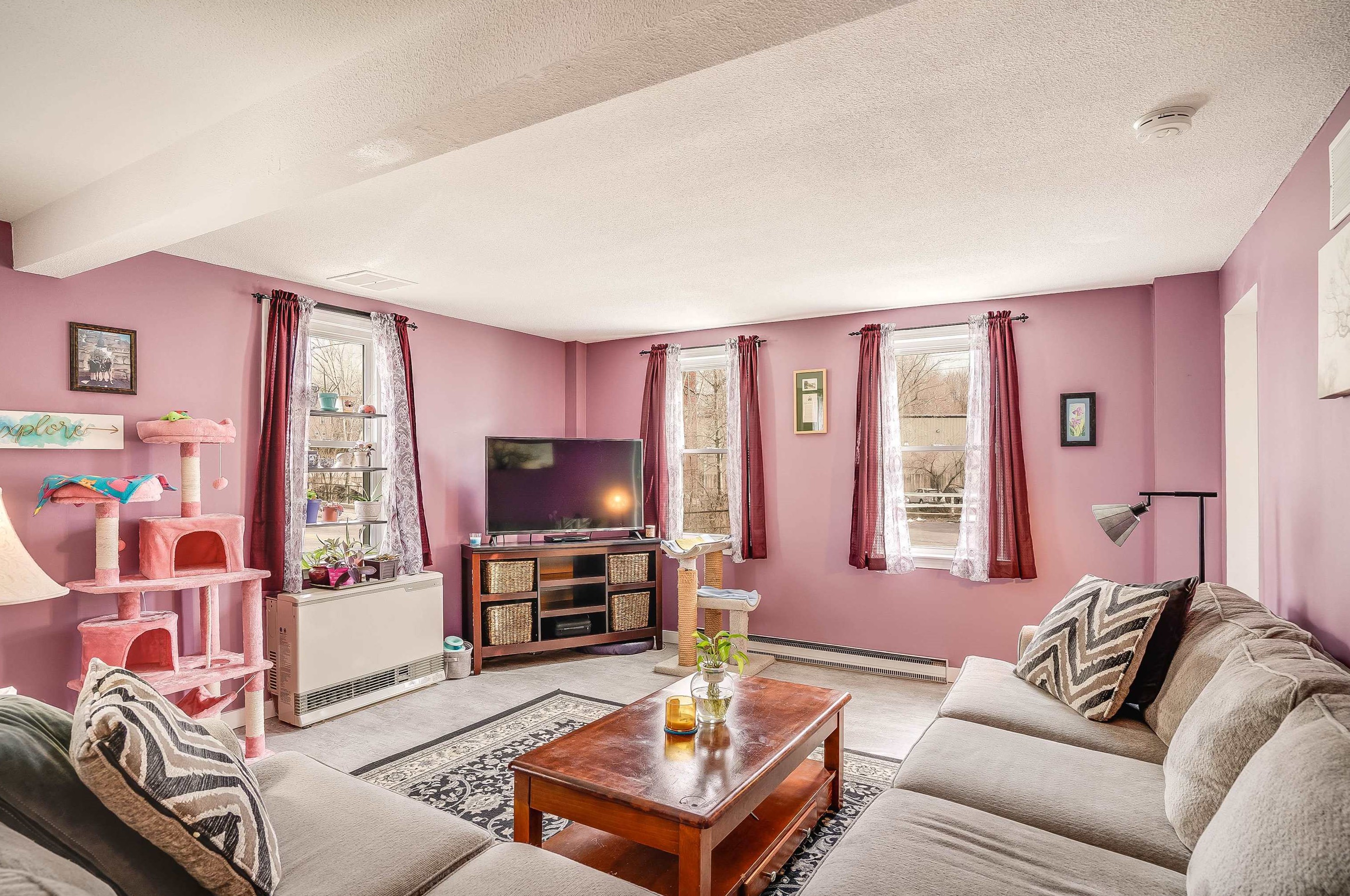 7 Concord Hill Rd, Pittsfield NH  03263-3705 exterior